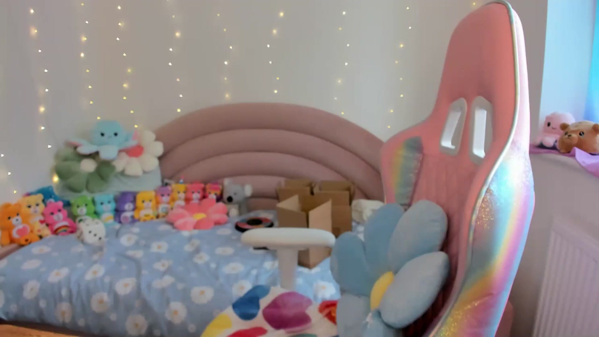Gallery image thumbnail from JessieBear_'s myfreecams stream on, 09/09/2024, 14:59 image 18 of 20