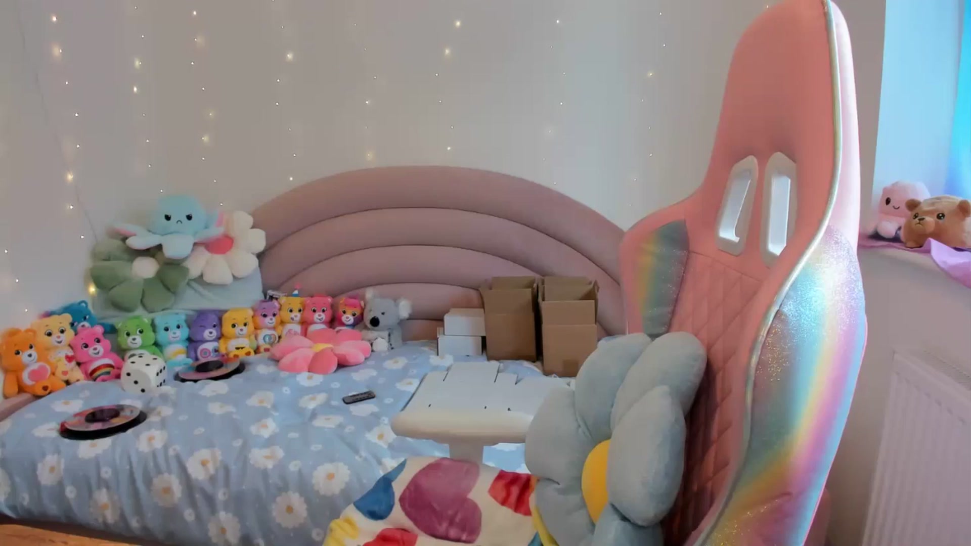Gallery image thumbnail from JessieBear_'s myfreecams stream on, 09/12/2024, 14:18 image 17 of 20