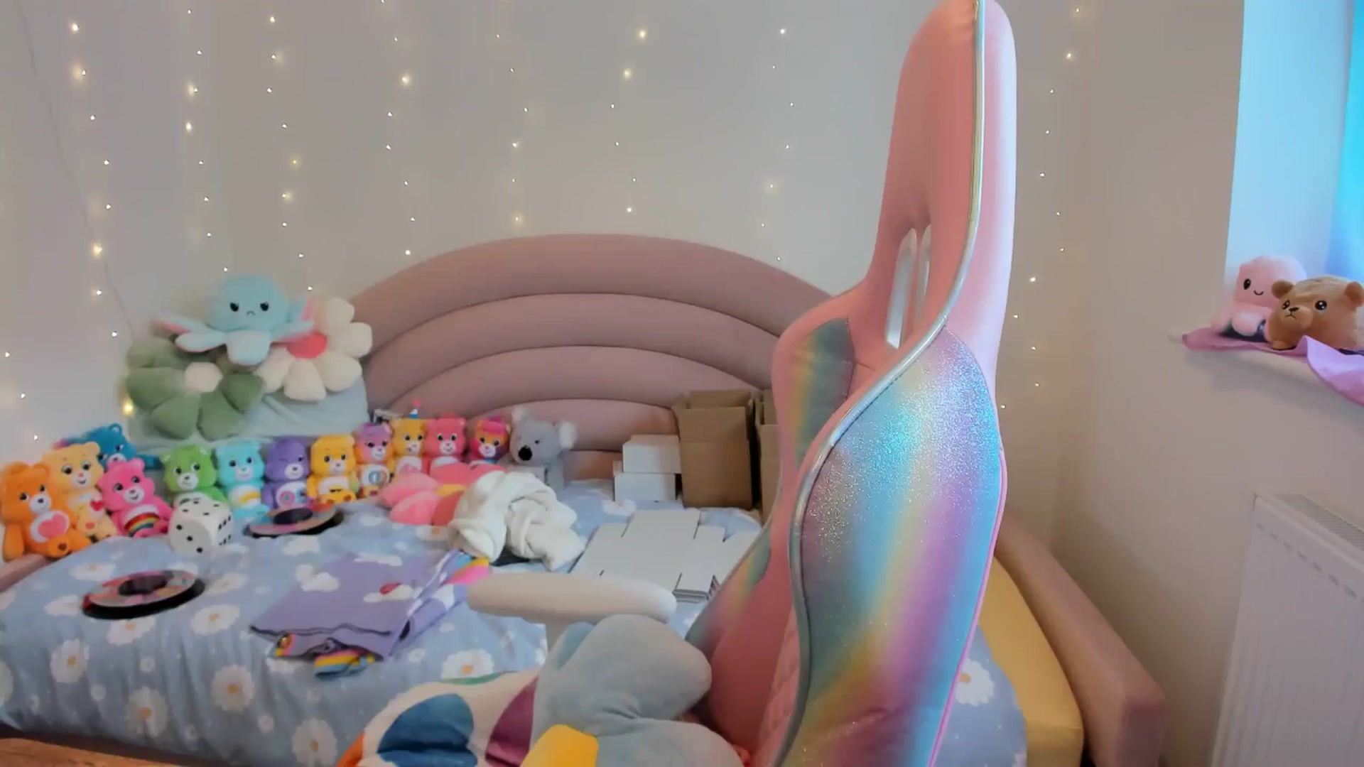 Gallery image thumbnail from JessieBear_'s myfreecams stream on, 09/12/2024, 16:15 image 15 of 20