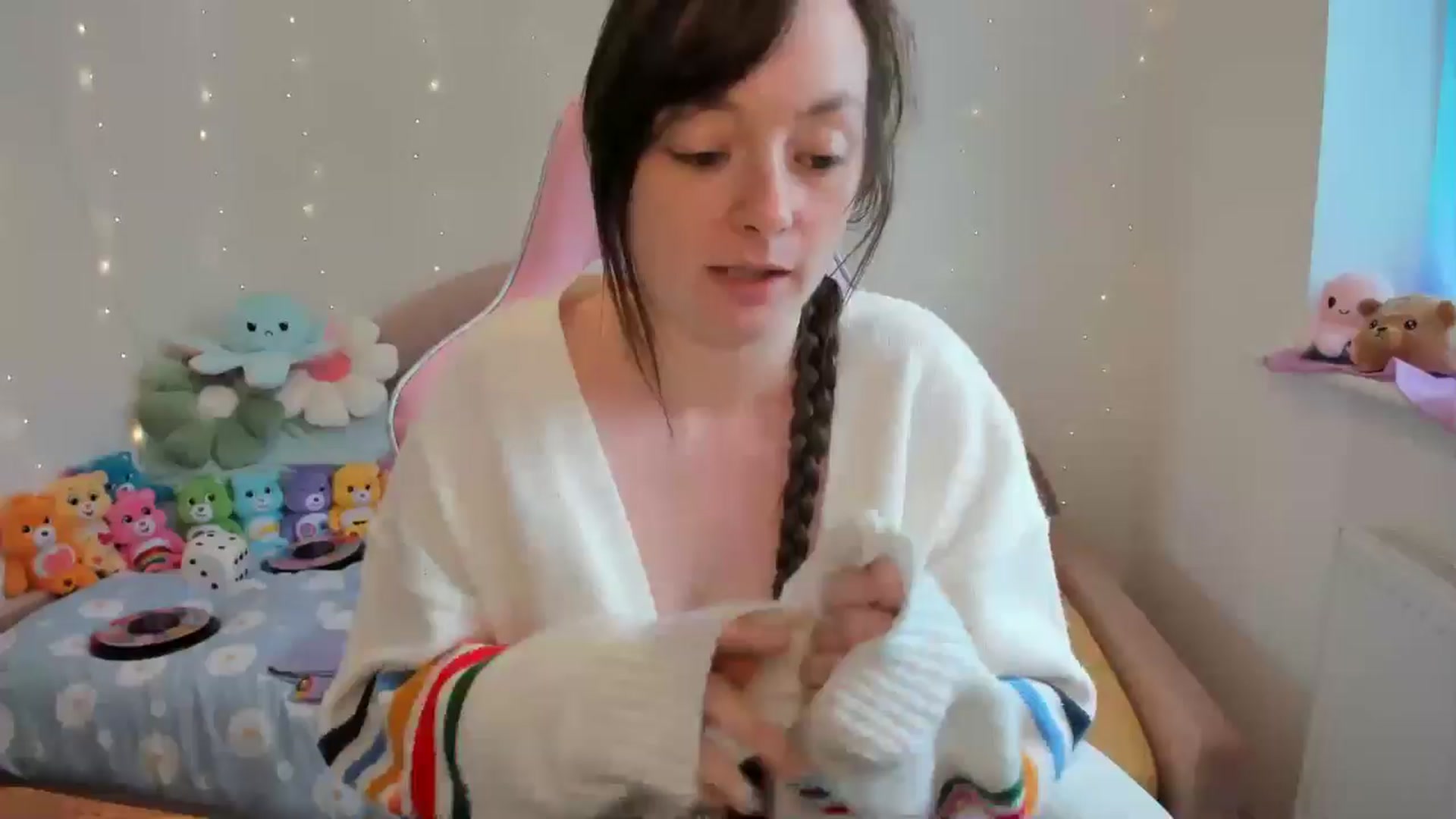Gallery image thumbnail from JessieBear_'s myfreecams stream on, 09/12/2024, 16:15 image 18 of 20