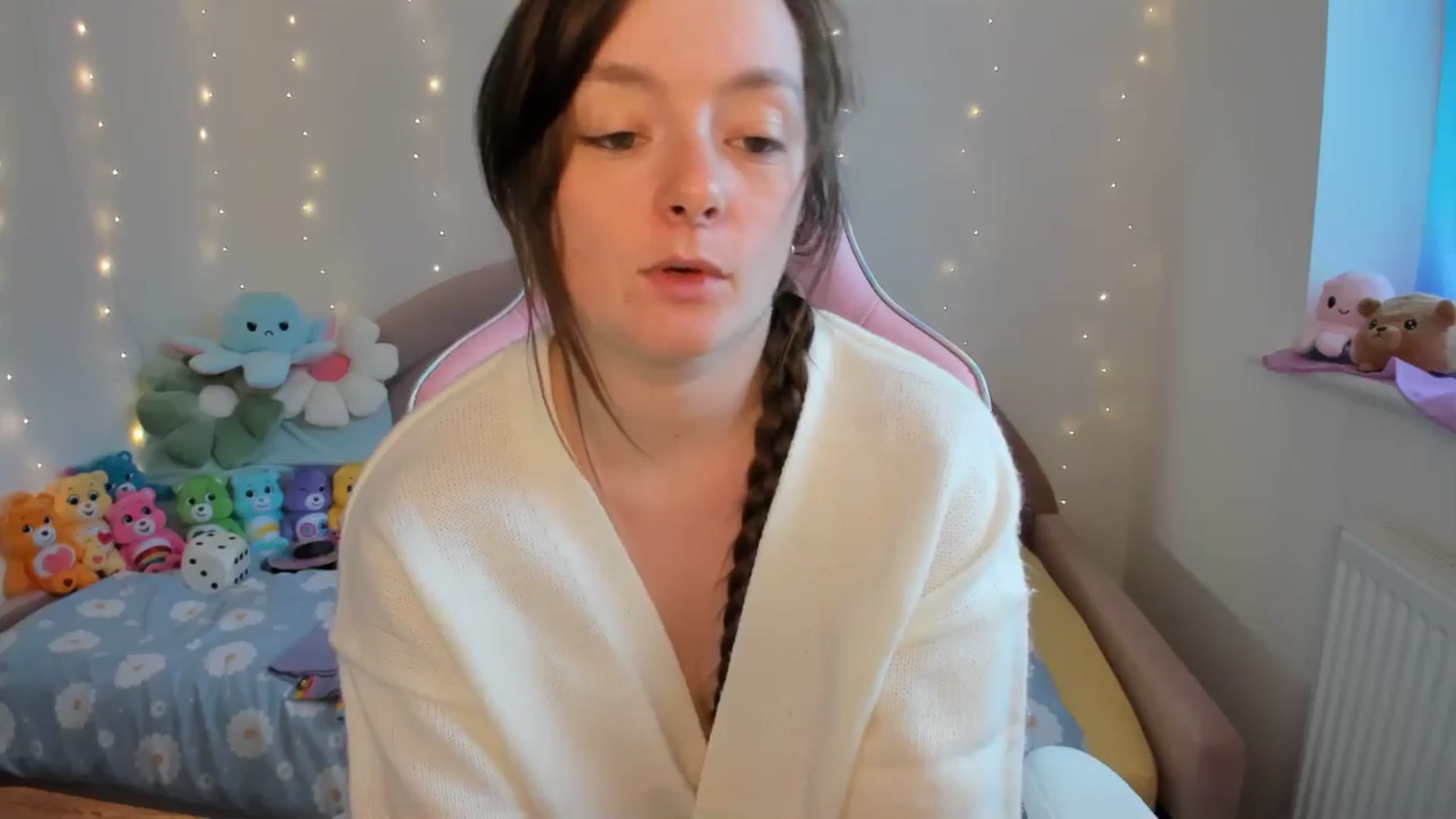 Gallery image thumbnail from JessieBear_'s myfreecams stream on, 09/12/2024, 16:59 image 13 of 20