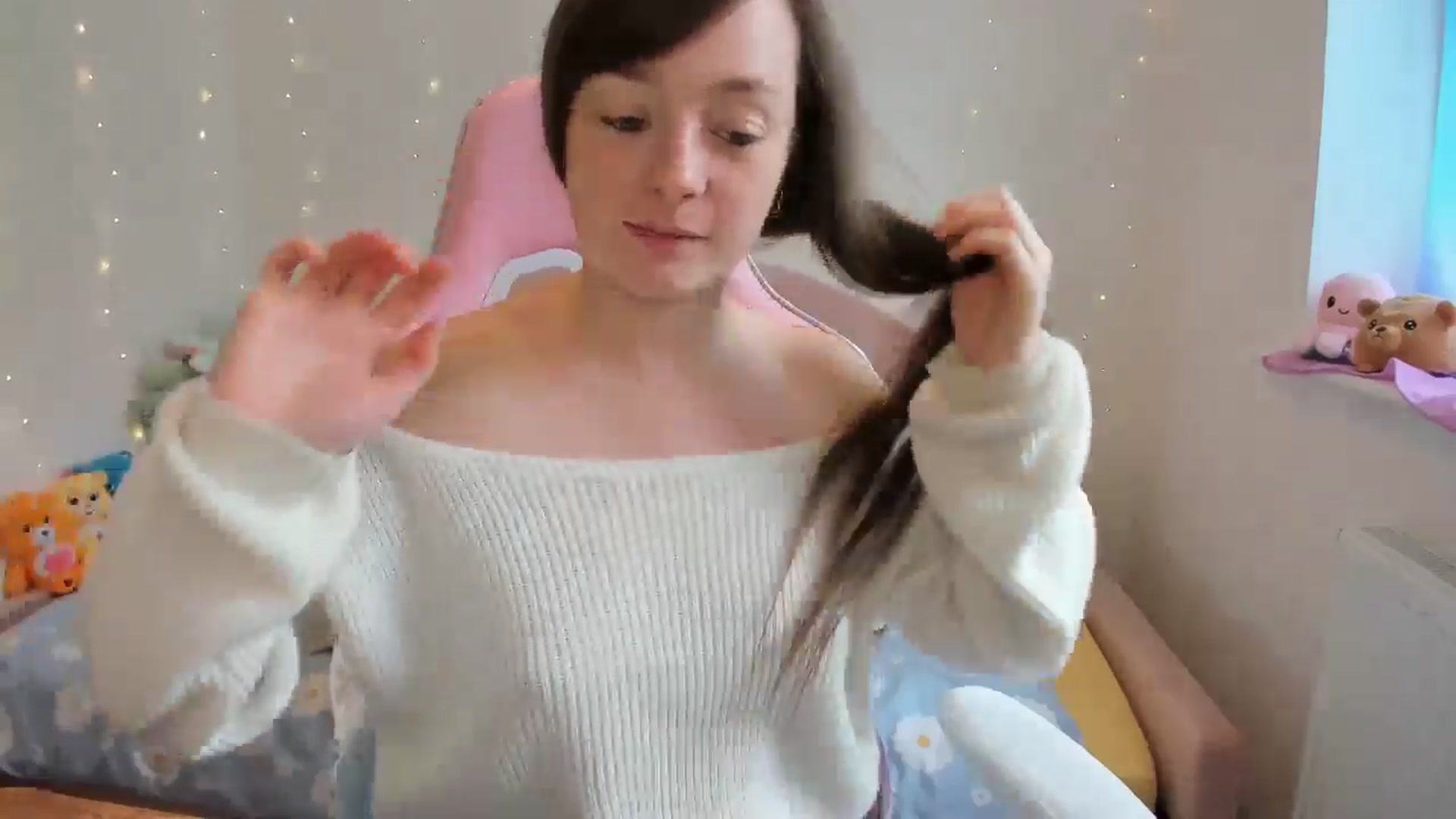 Gallery image thumbnail from JessieBear_'s myfreecams stream on, 09/13/2024, 15:21 image 8 of 20