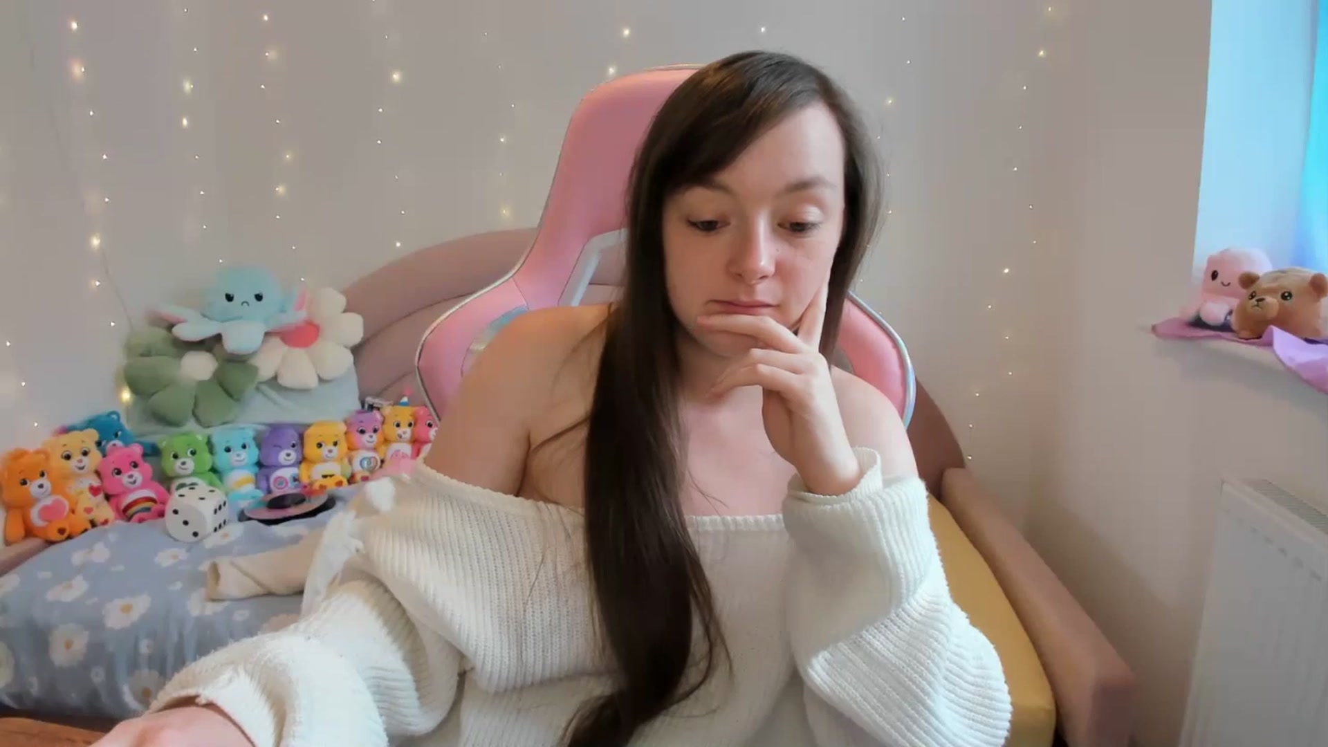 Gallery image thumbnail from JessieBear_'s myfreecams stream on, 09/13/2024, 15:38 image 19 of 20