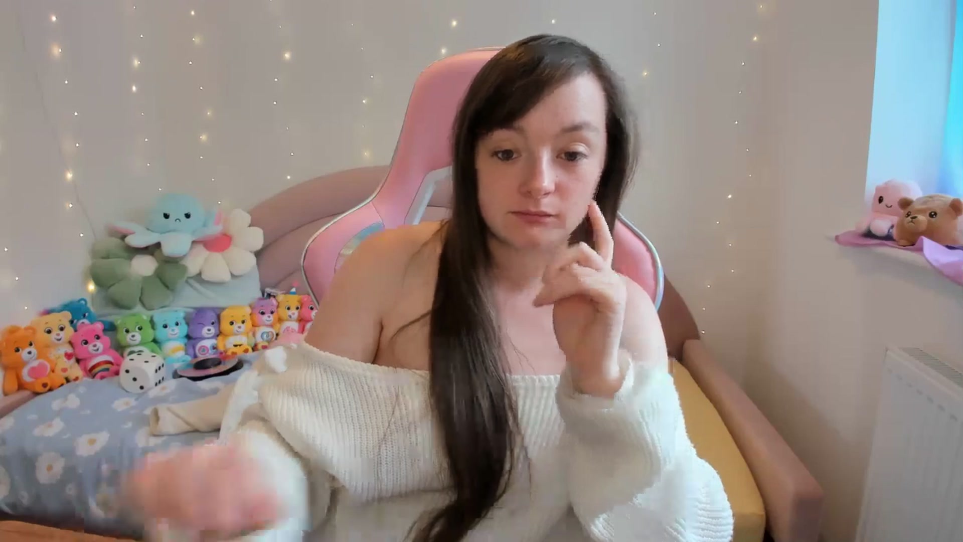 Gallery image thumbnail from JessieBear_'s myfreecams stream on, 09/13/2024, 15:38 image 20 of 20