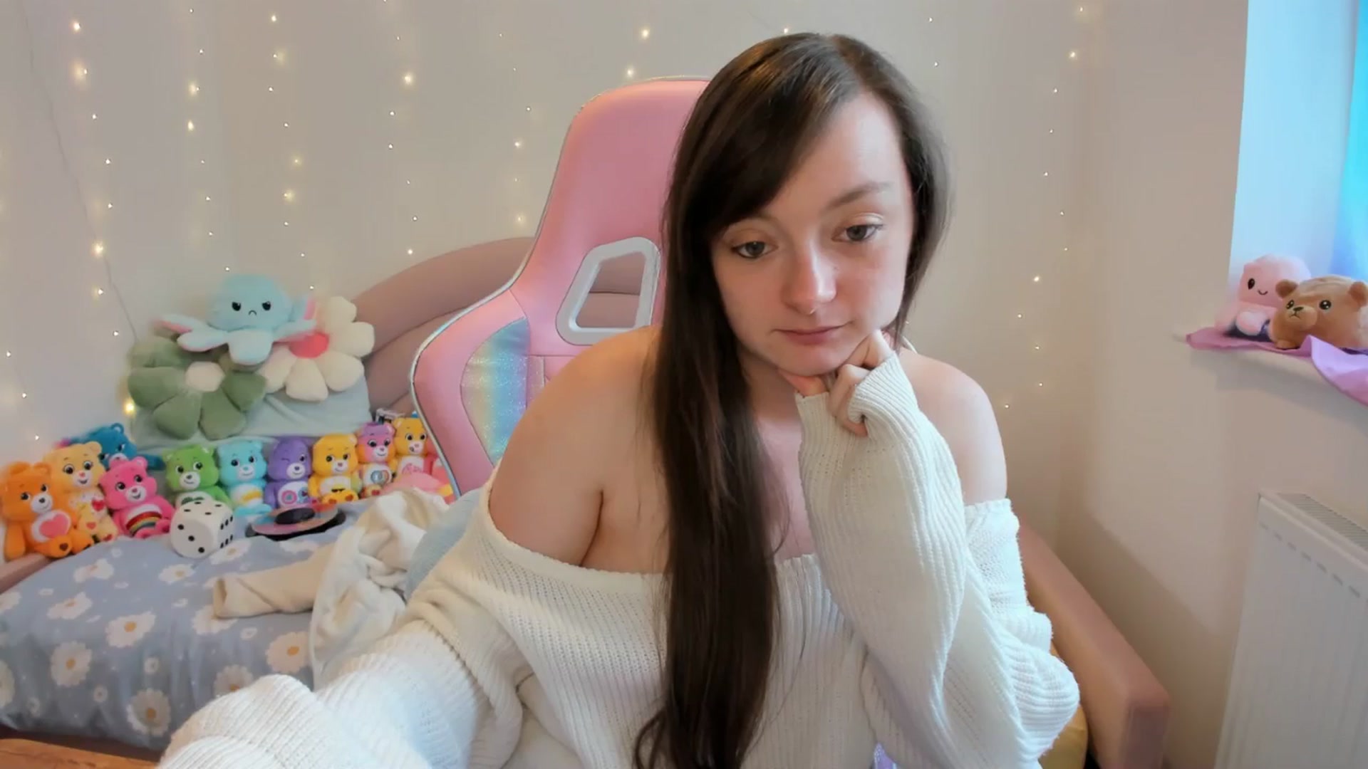 Gallery image thumbnail from JessieBear_'s myfreecams stream on, 09/13/2024, 17:12 image 5 of 20