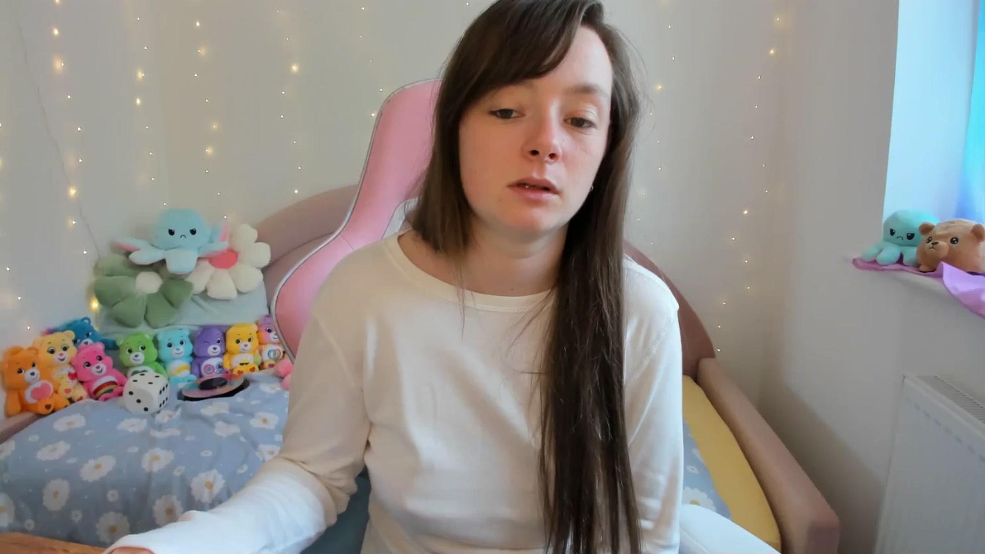 Gallery image thumbnail from JessieBear_'s myfreecams stream on, 09/16/2024, 15:05 image 17 of 20