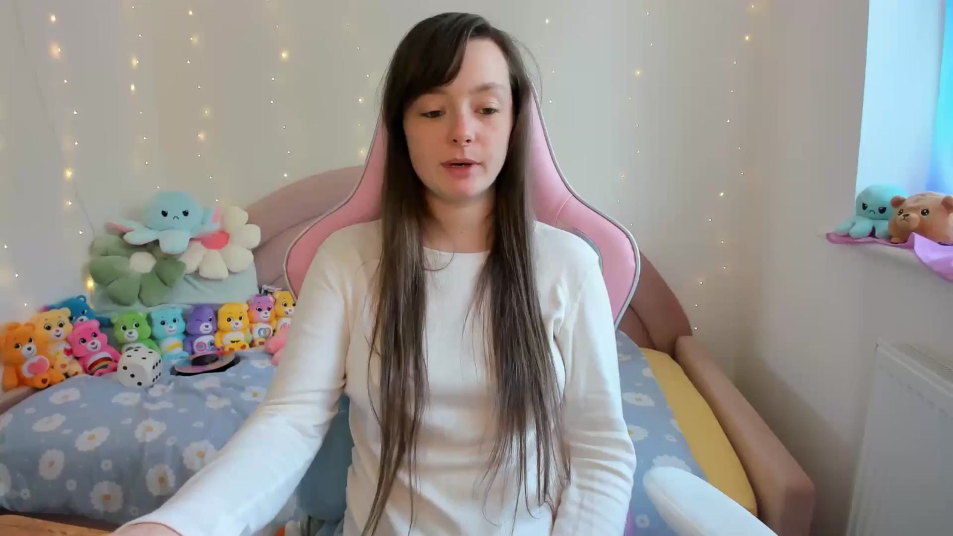 Gallery image thumbnail from JessieBear_'s myfreecams stream on, 09/16/2024, 15:05 image 5 of 20