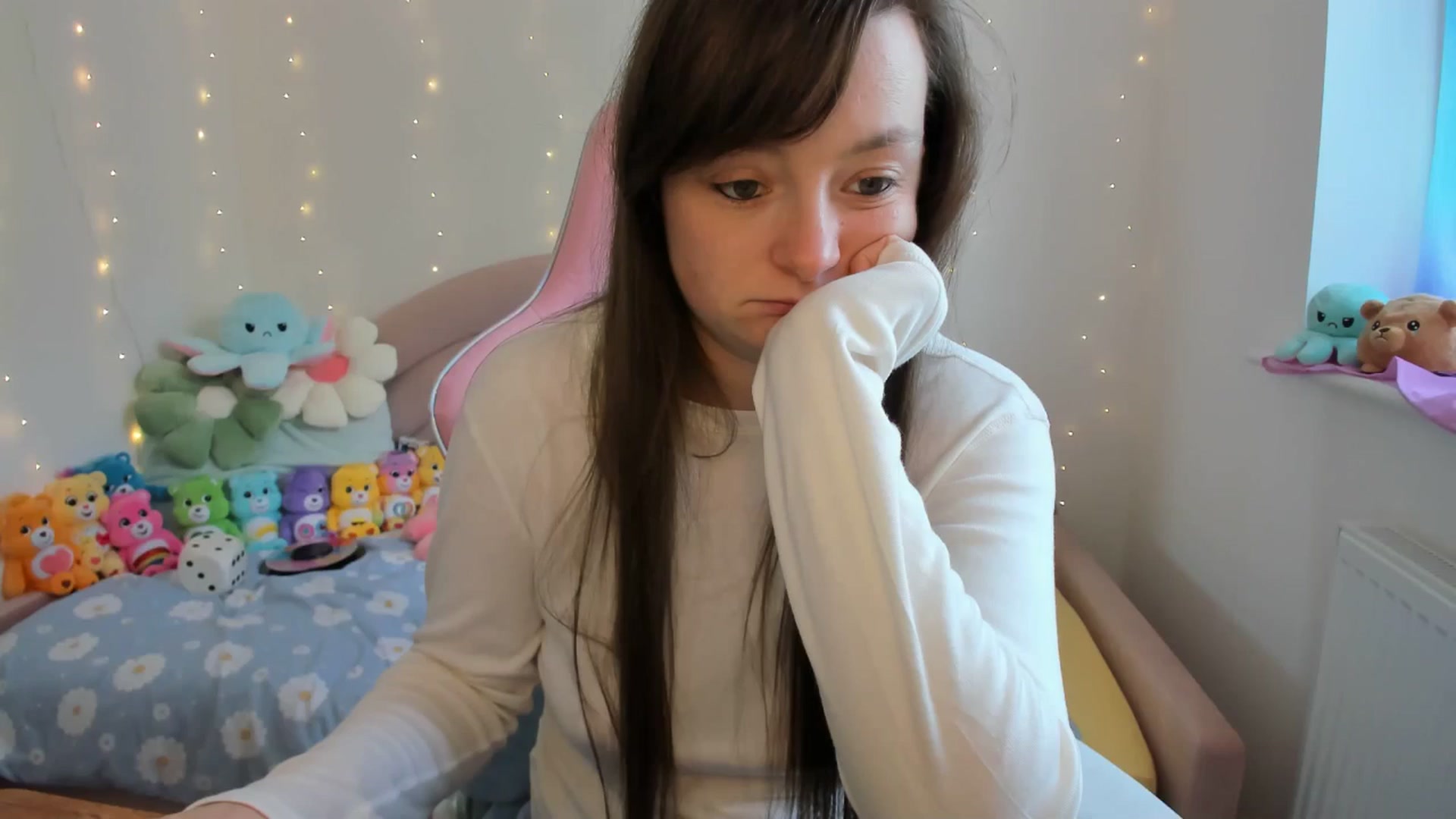 Gallery image thumbnail from JessieBear_'s myfreecams stream on, 09/16/2024, 15:05 image 4 of 20