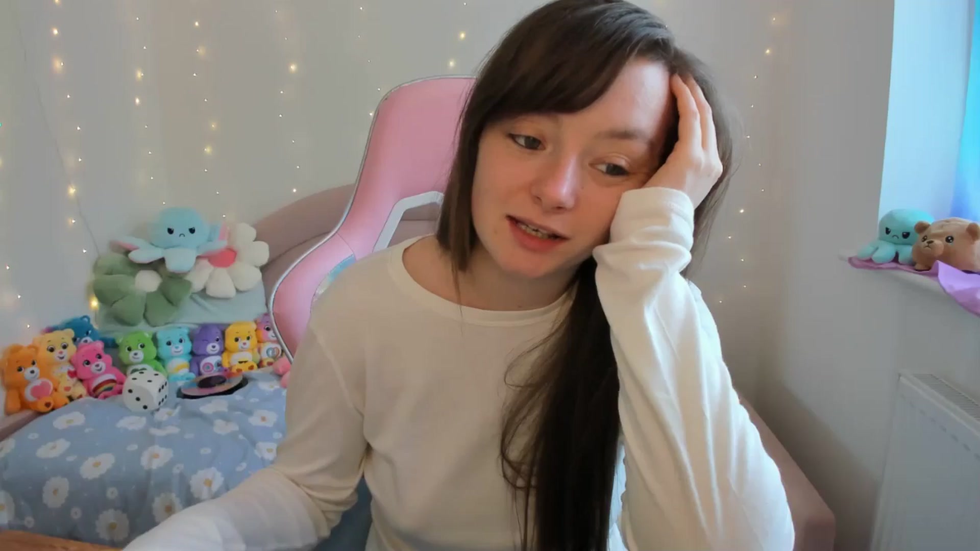 Gallery image thumbnail from JessieBear_'s myfreecams stream on, 09/16/2024, 15:05 image 12 of 20