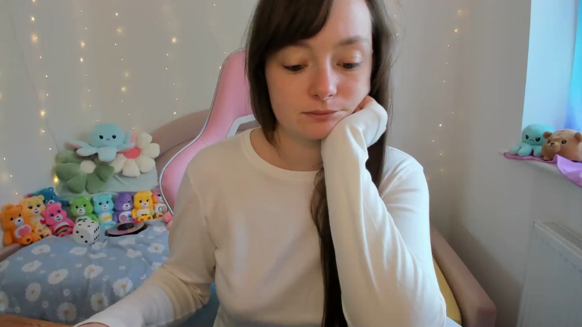 Gallery image thumbnail from JessieBear_'s myfreecams stream on, 09/16/2024, 15:05 image 8 of 20