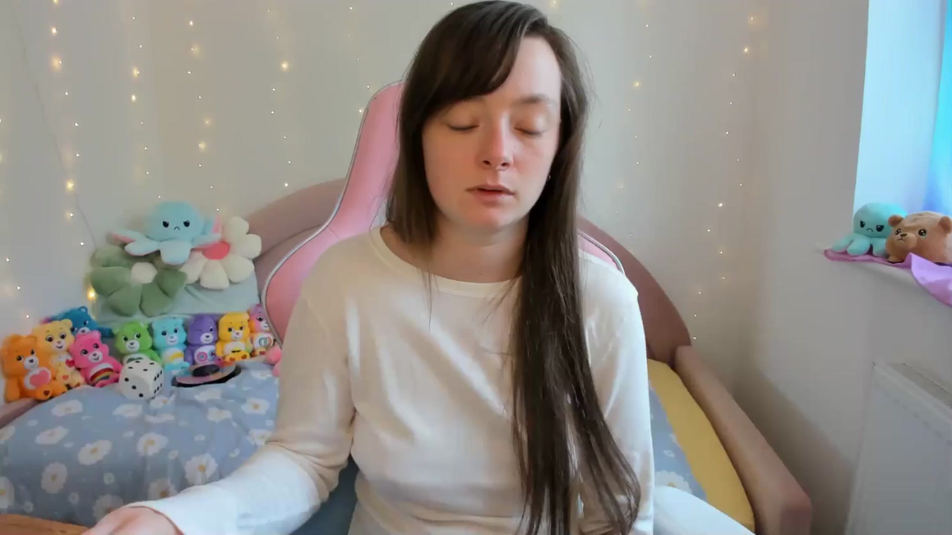 Gallery image thumbnail from JessieBear_'s myfreecams stream on, 09/16/2024, 15:05 image 18 of 20