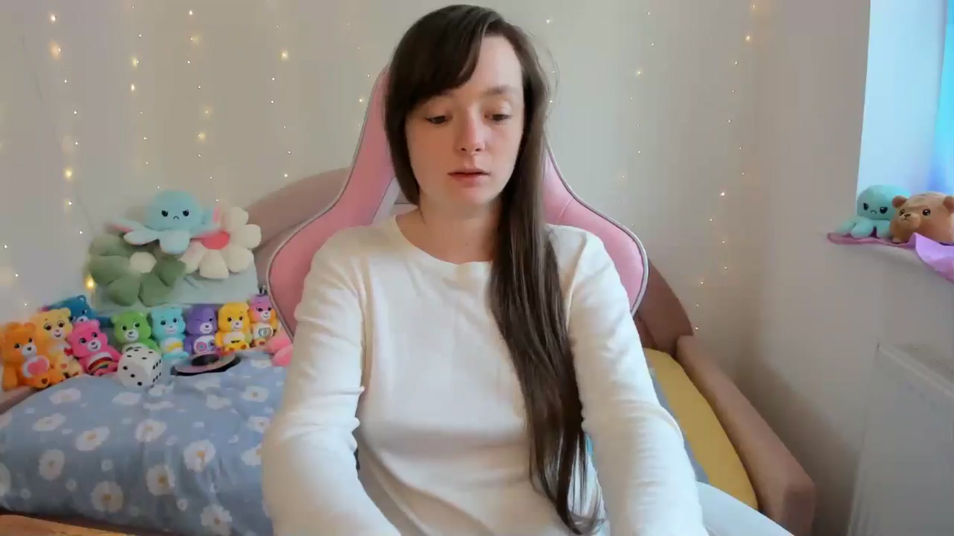 Gallery image thumbnail from JessieBear_'s myfreecams stream on, 09/16/2024, 15:05 image 7 of 20