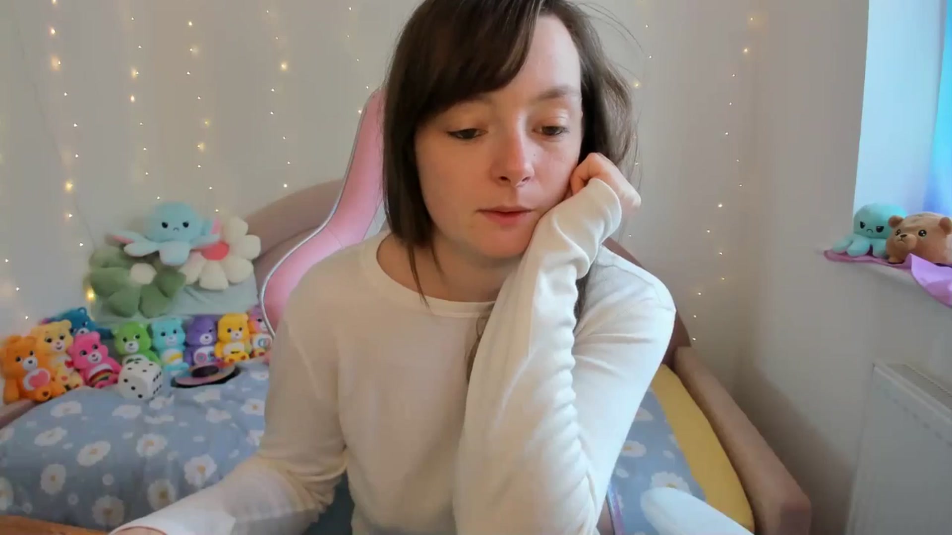 Gallery image thumbnail from JessieBear_'s myfreecams stream on, 09/16/2024, 15:05 image 10 of 20