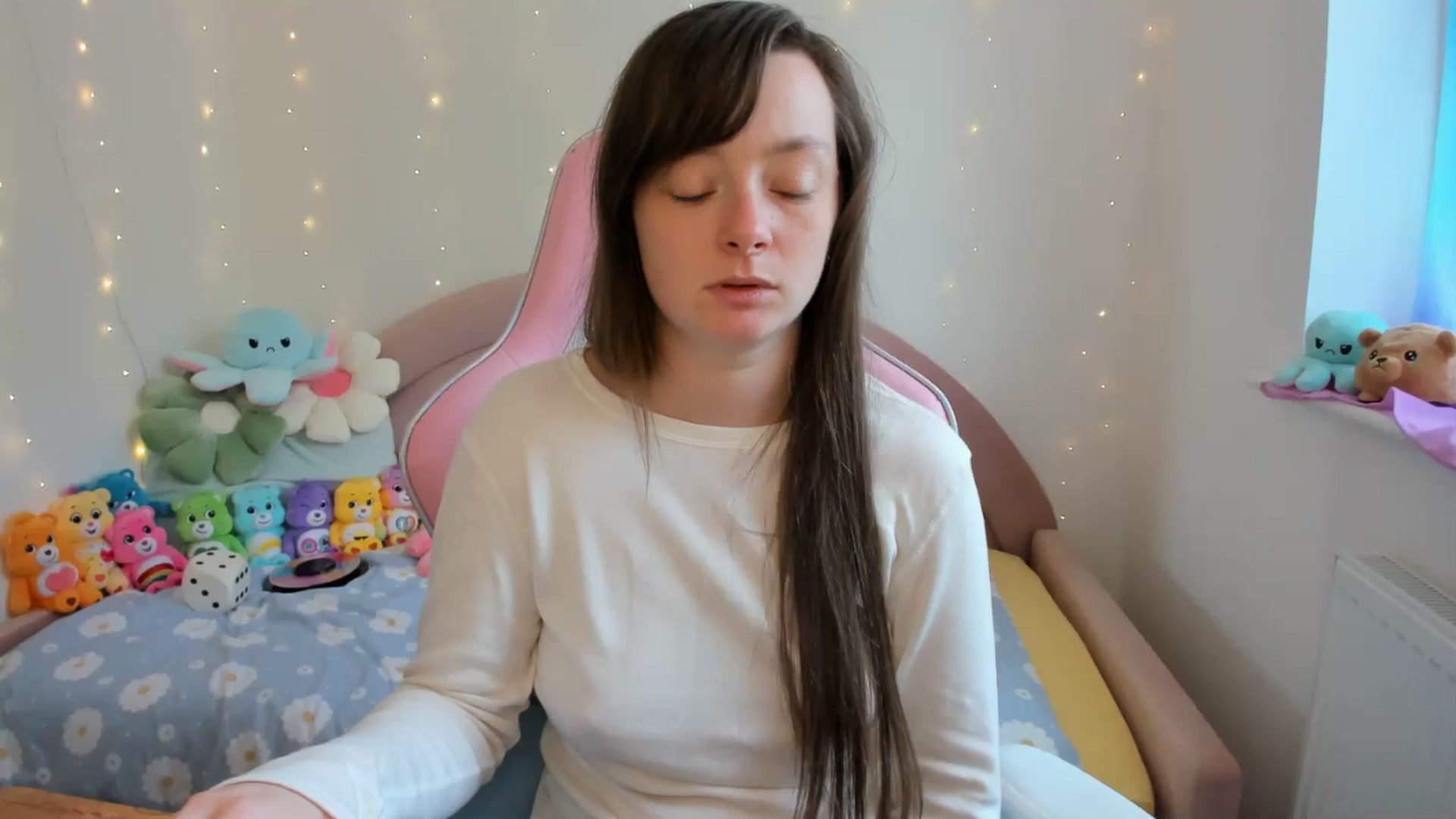 Gallery image thumbnail from JessieBear_'s myfreecams stream on, 09/16/2024, 15:05 image 19 of 20