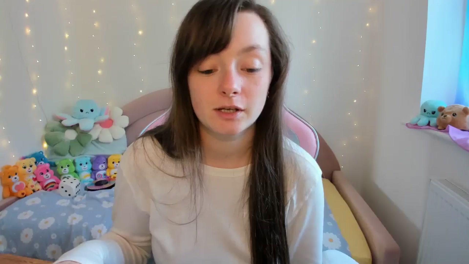 Gallery image thumbnail from JessieBear_'s myfreecams stream on, 09/16/2024, 16:17 image 13 of 20