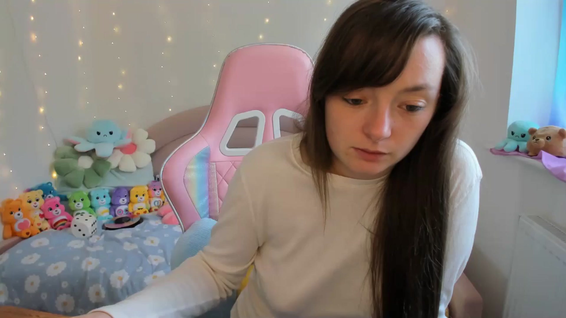 Gallery image thumbnail from JessieBear_'s myfreecams stream on, 09/16/2024, 16:17 image 2 of 20