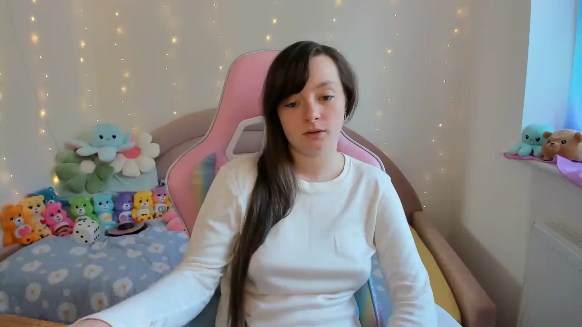 Gallery image thumbnail from JessieBear_'s myfreecams stream on, 09/16/2024, 16:17 image 18 of 20