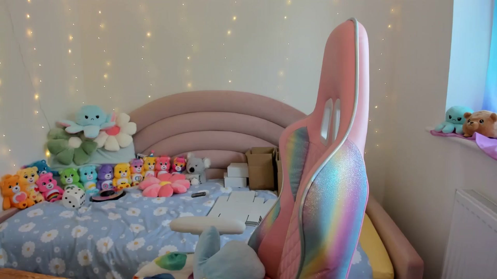 Gallery image thumbnail from JessieBear_'s myfreecams stream on, 09/16/2024, 16:17 image 3 of 20