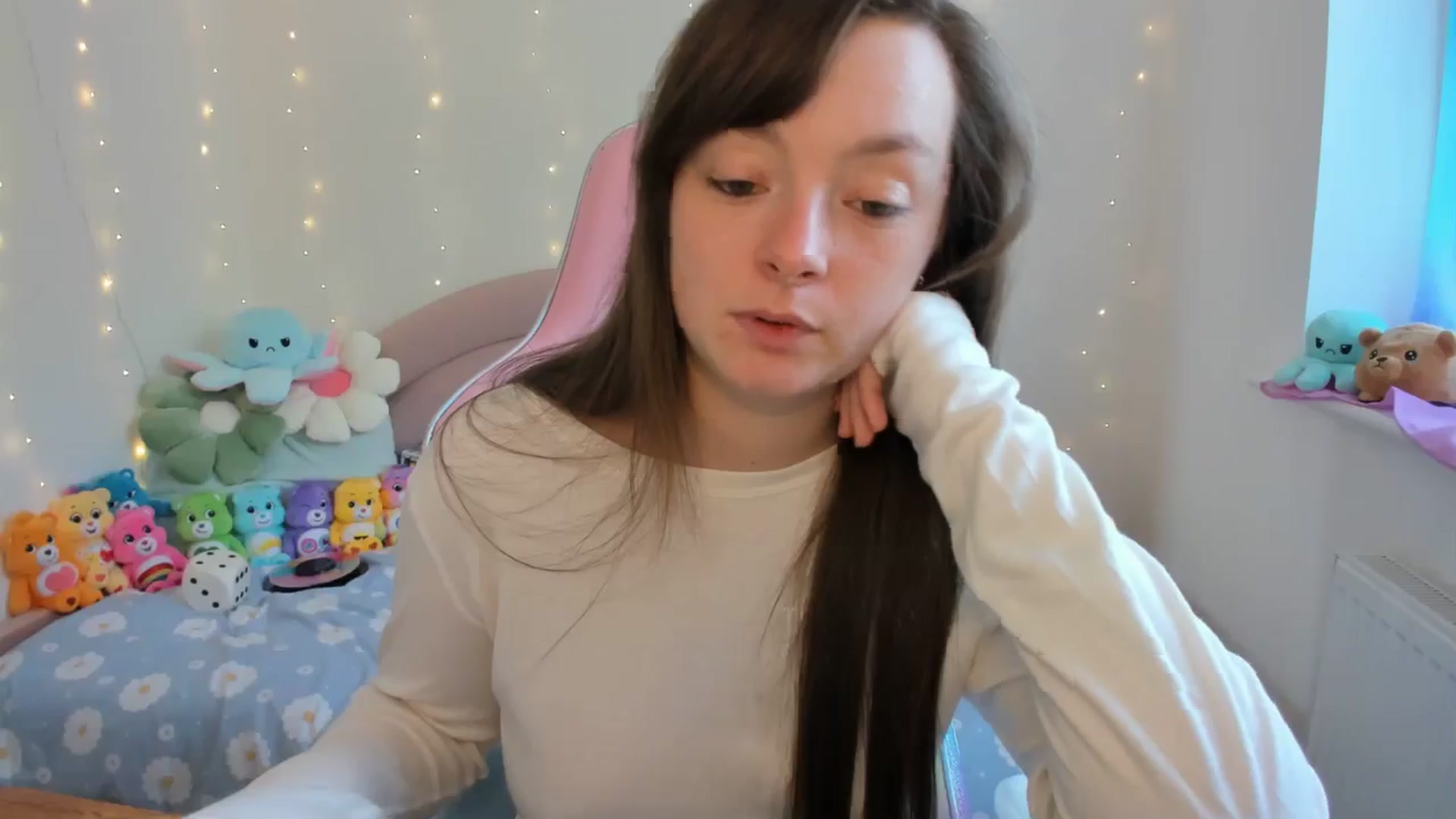 Gallery image thumbnail from JessieBear_'s myfreecams stream on, 09/16/2024, 16:17 image 9 of 20