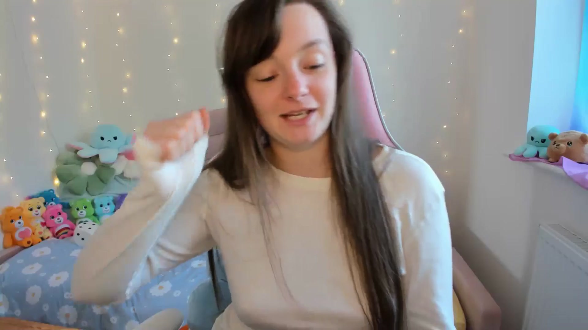 Gallery image thumbnail from JessieBear_'s myfreecams stream on, 09/16/2024, 16:17 image 15 of 20