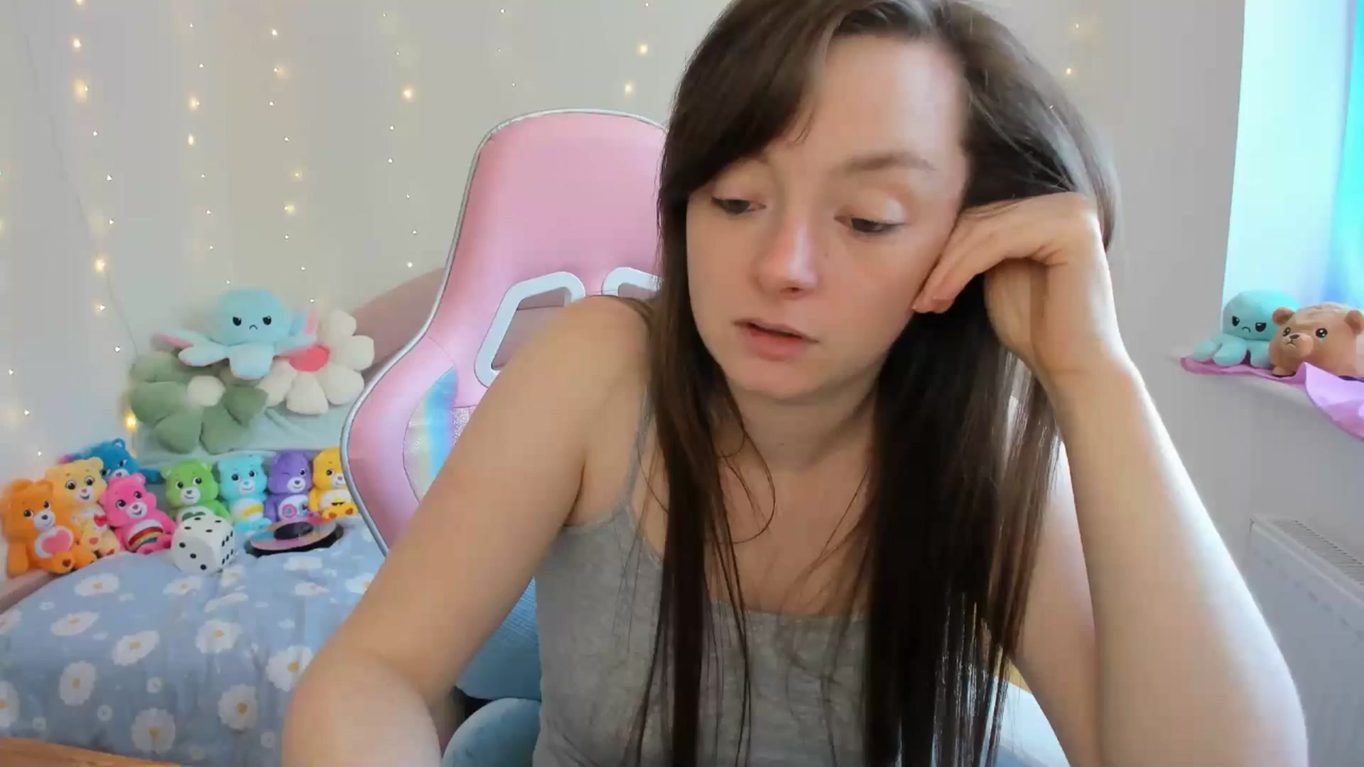 Gallery image thumbnail from JessieBear_'s myfreecams stream on, 09/17/2024, 13:56 image 8 of 20