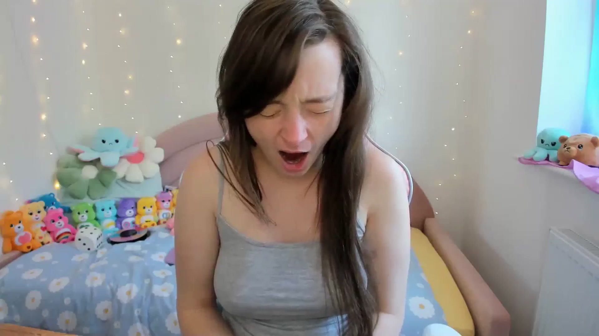 Gallery image thumbnail from JessieBear_'s myfreecams stream on, 09/17/2024, 13:56 image 18 of 20