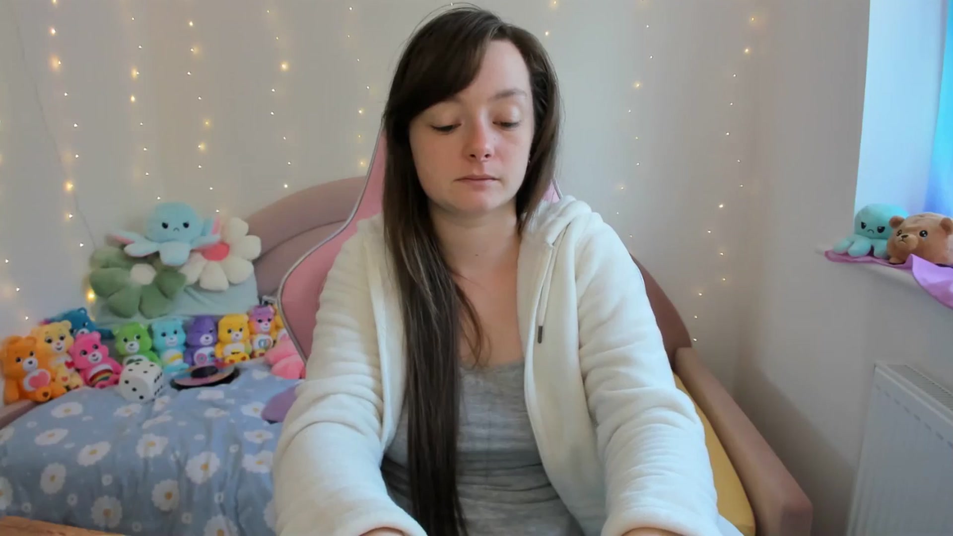 Gallery image thumbnail from JessieBear_'s myfreecams stream on, 09/17/2024, 14:20 image 19 of 20