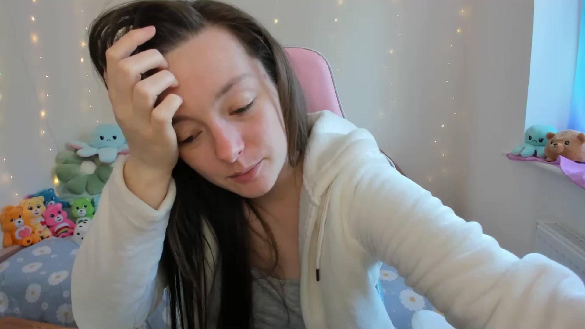 Gallery image thumbnail from JessieBear_'s myfreecams stream on, 09/17/2024, 14:20 image 16 of 20