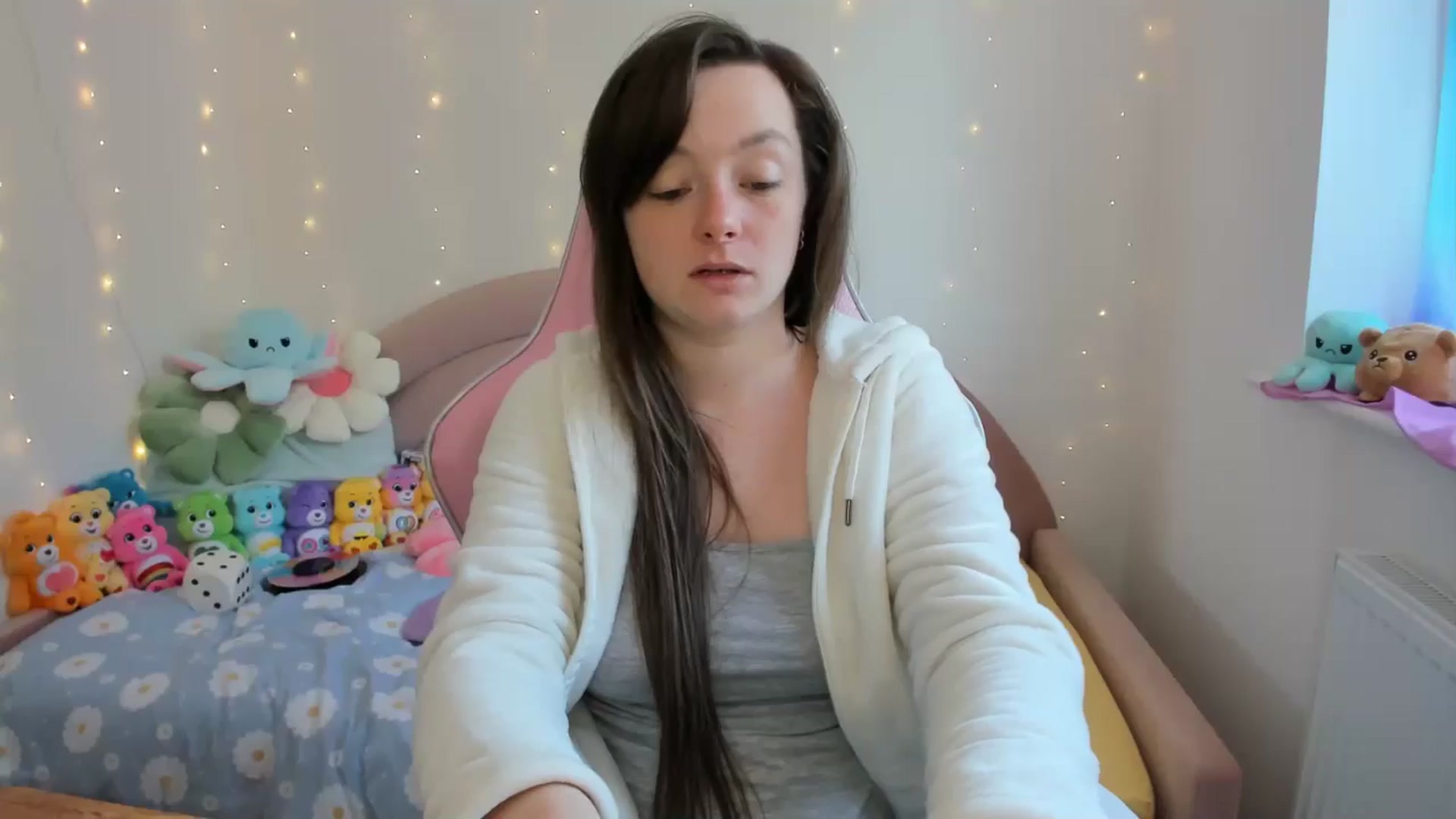 Gallery image thumbnail from JessieBear_'s myfreecams stream on, 09/17/2024, 14:20 image 15 of 20