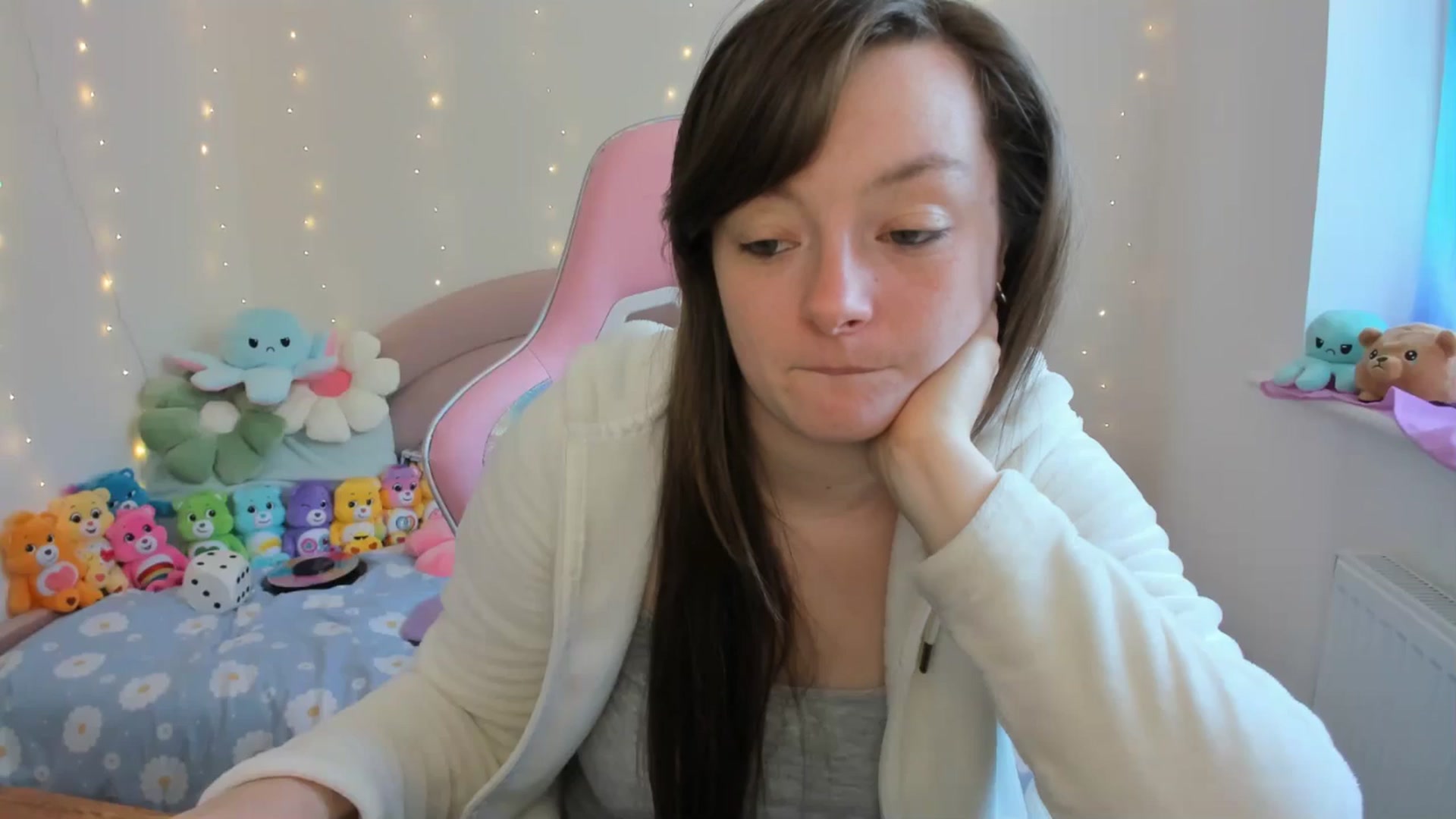 Gallery image thumbnail from JessieBear_'s myfreecams stream on, 09/17/2024, 14:20 image 20 of 20