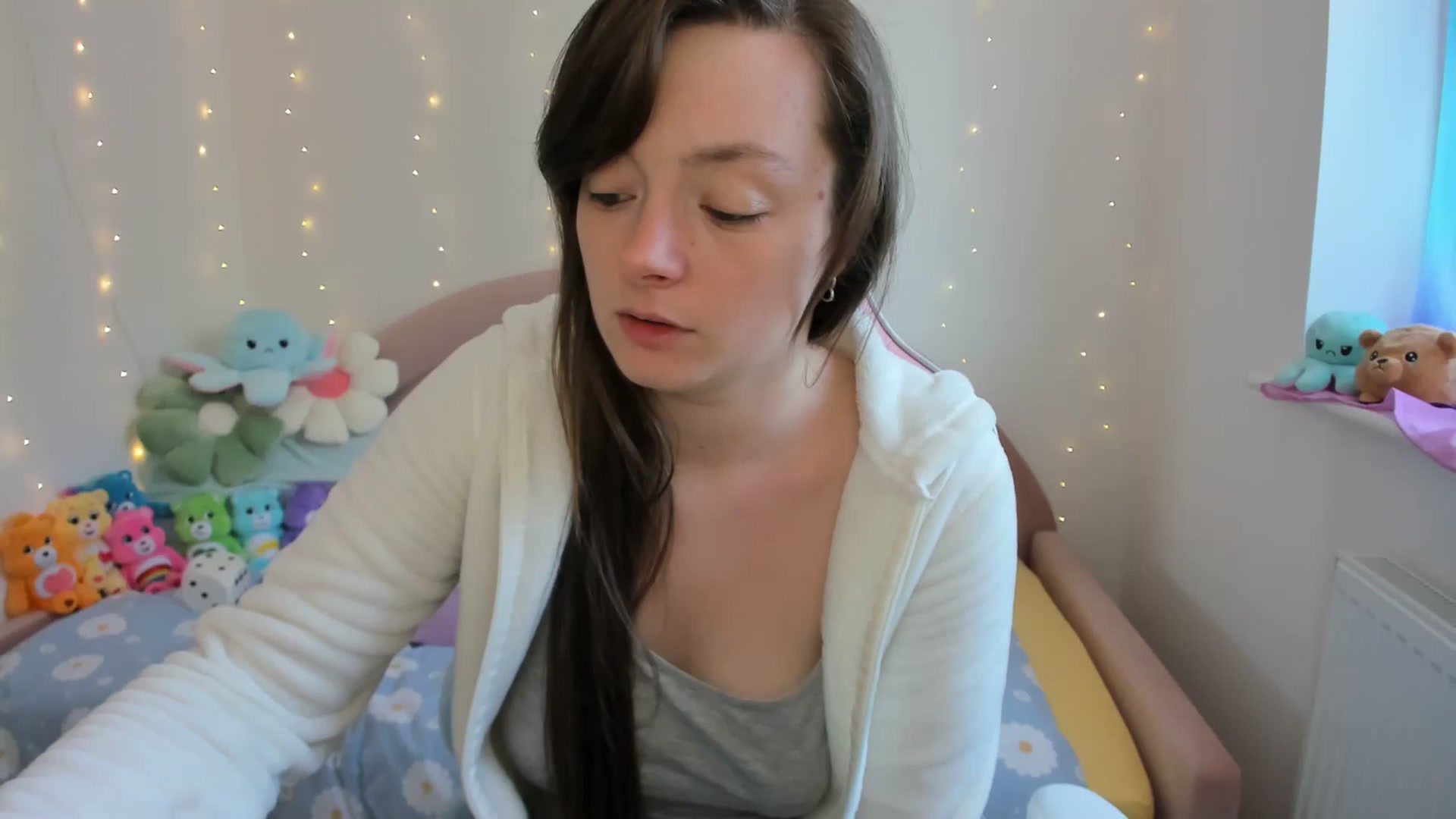 Gallery image thumbnail from JessieBear_'s myfreecams stream on, 09/17/2024, 14:20 image 1 of 20