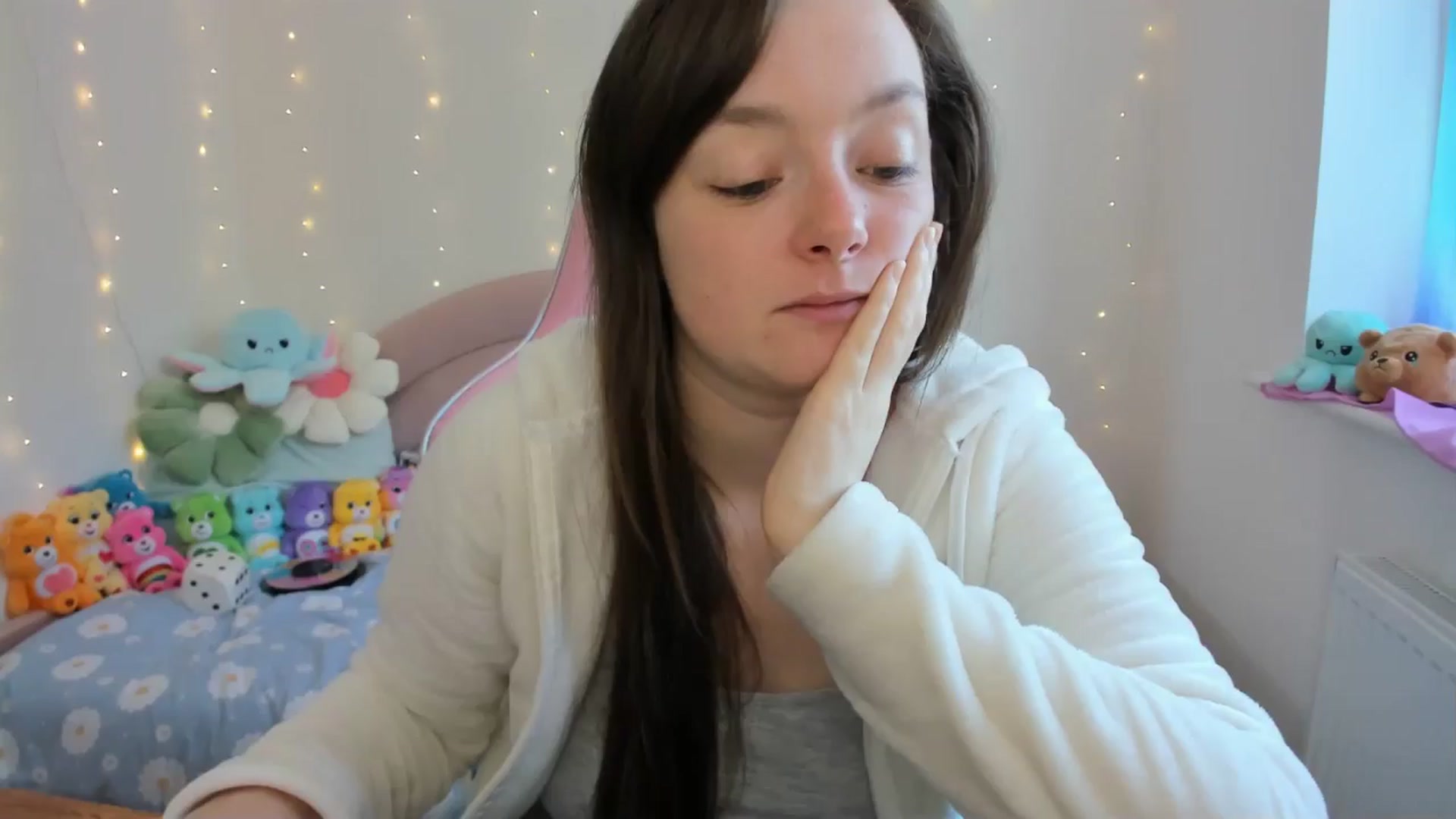 Gallery image thumbnail from JessieBear_'s myfreecams stream on, 09/17/2024, 14:20 image 11 of 20