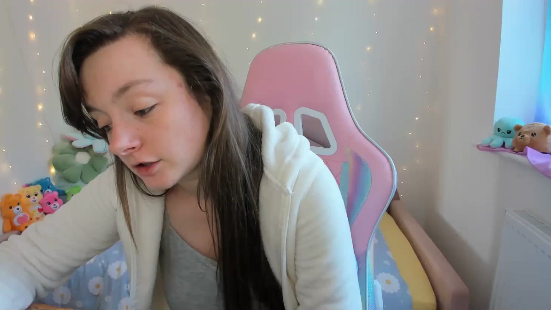 Gallery image thumbnail from JessieBear_'s myfreecams stream on, 09/17/2024, 15:57 image 6 of 20