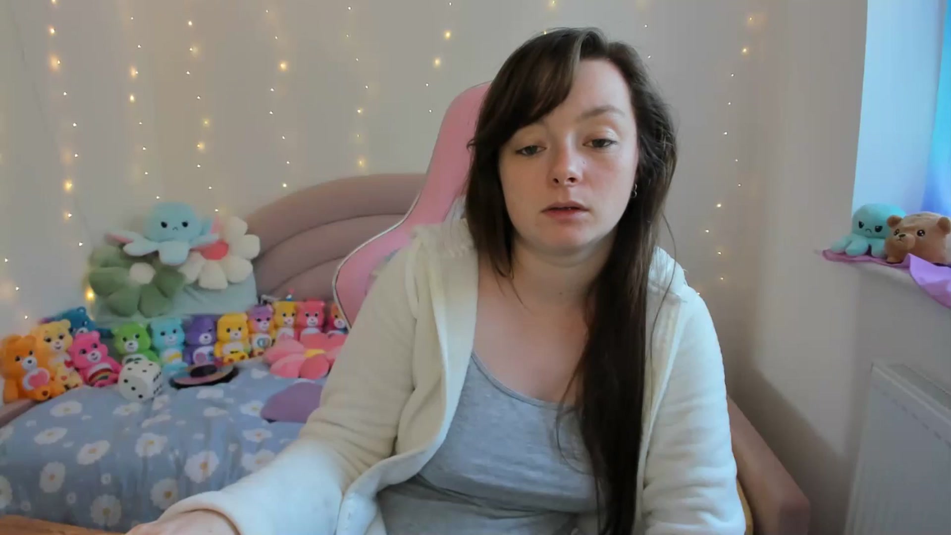 Gallery image thumbnail from JessieBear_'s myfreecams stream on, 09/17/2024, 15:57 image 4 of 20