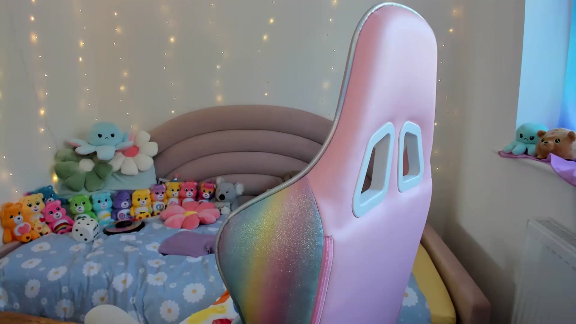 Gallery image thumbnail from JessieBear_'s myfreecams stream on, 09/17/2024, 15:57 image 17 of 20