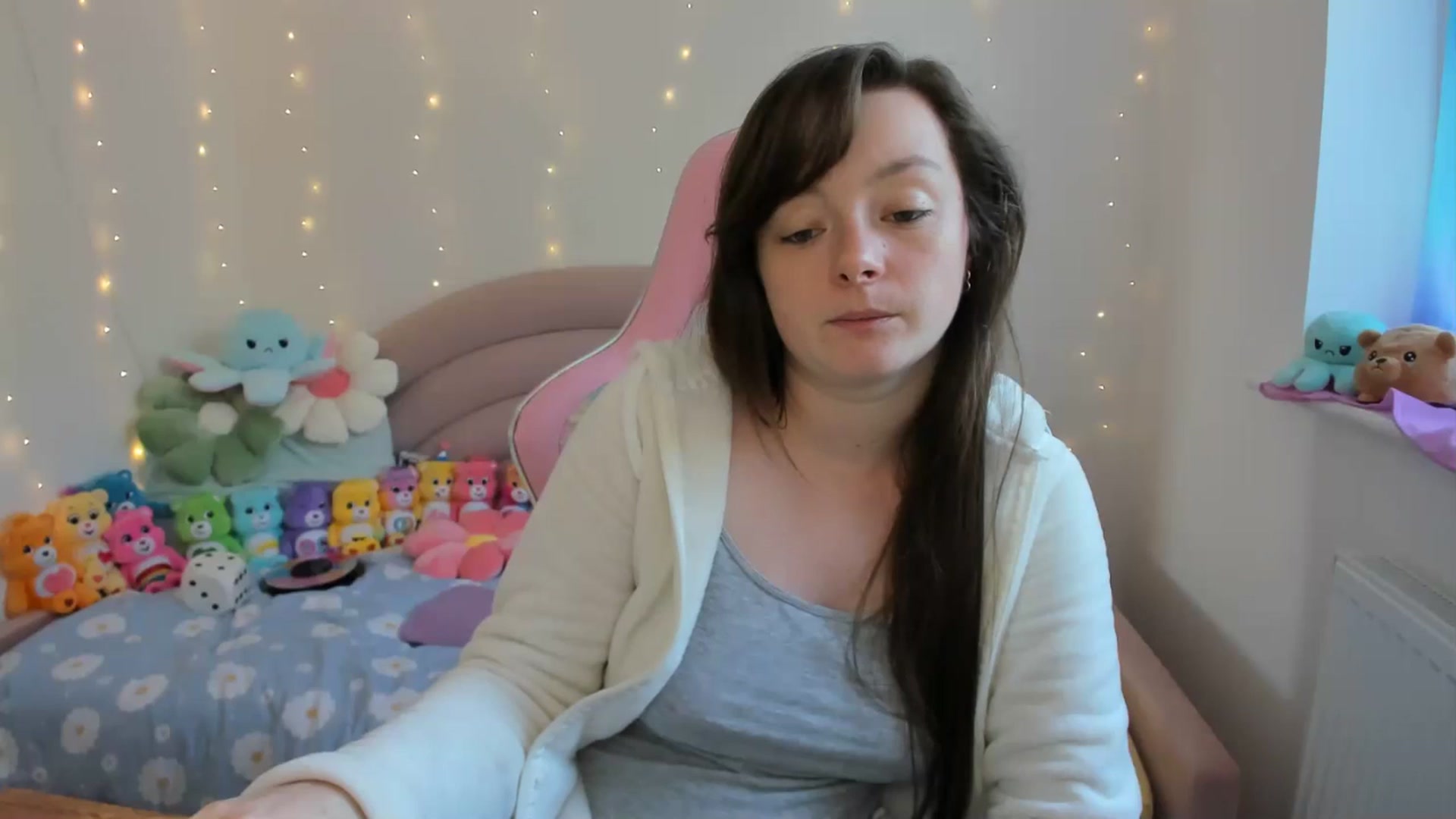 Gallery image thumbnail from JessieBear_'s myfreecams stream on, 09/17/2024, 15:57 image 3 of 20