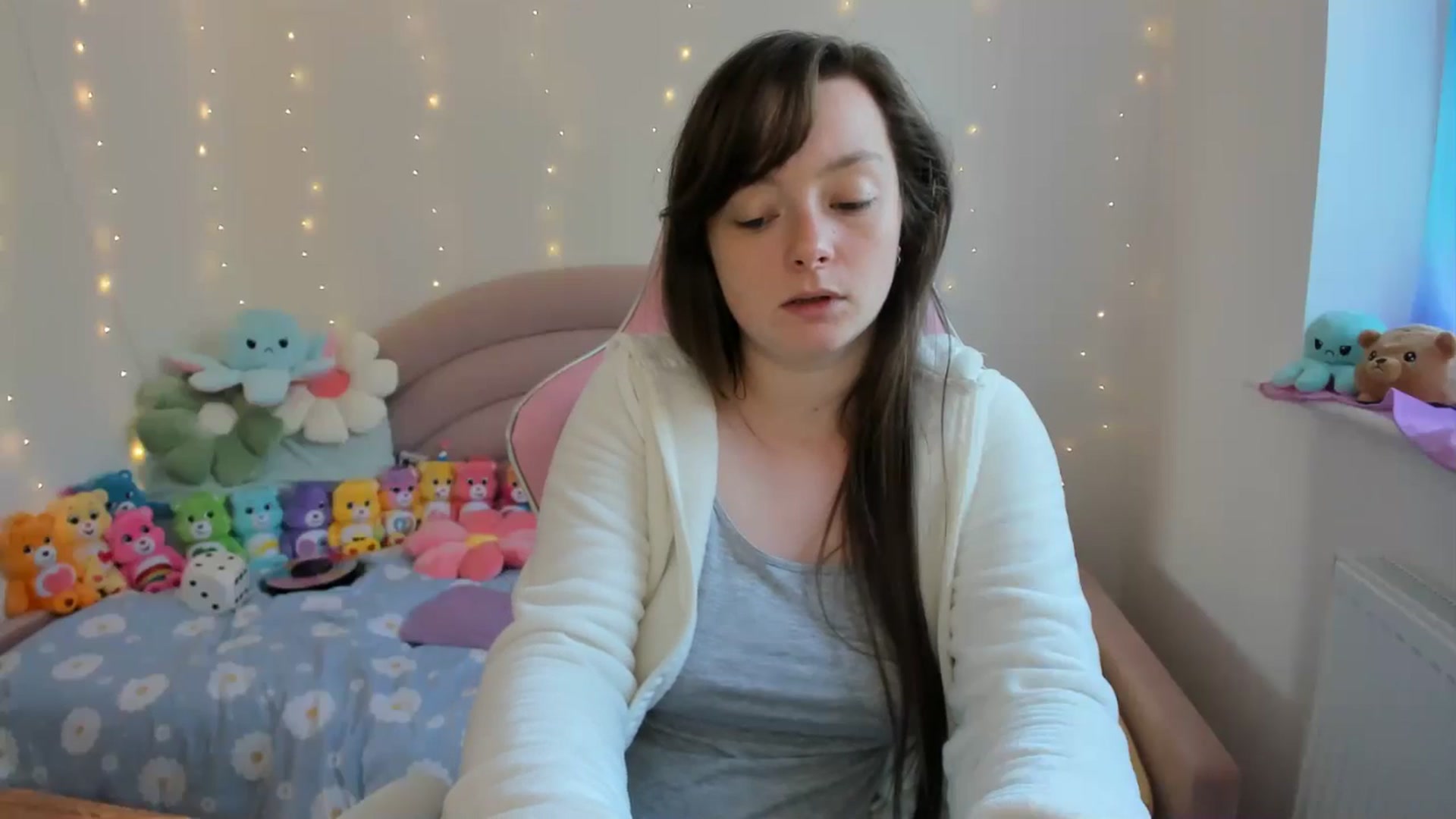 Gallery image thumbnail from JessieBear_'s myfreecams stream on, 09/17/2024, 15:57 image 5 of 20