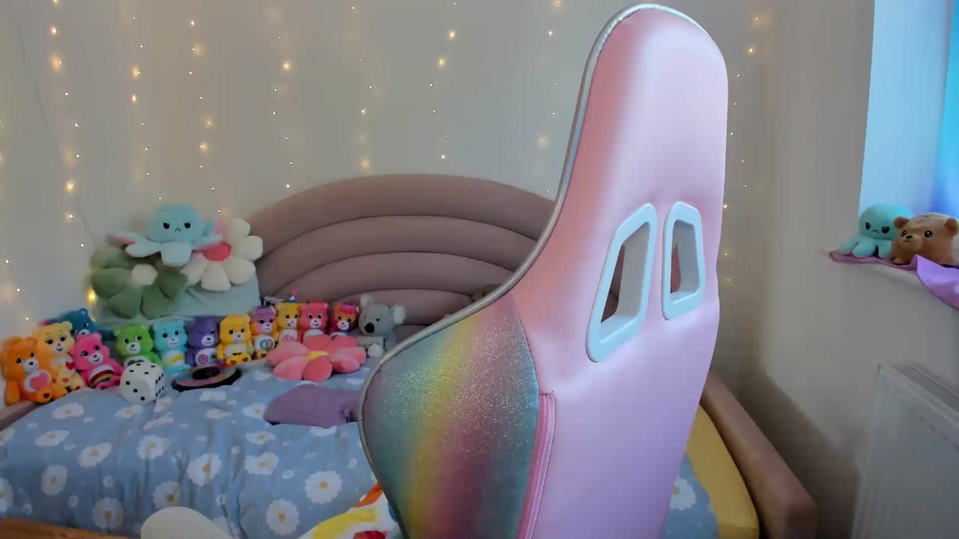 Gallery image thumbnail from JessieBear_'s myfreecams stream on, 09/17/2024, 15:57 image 11 of 20