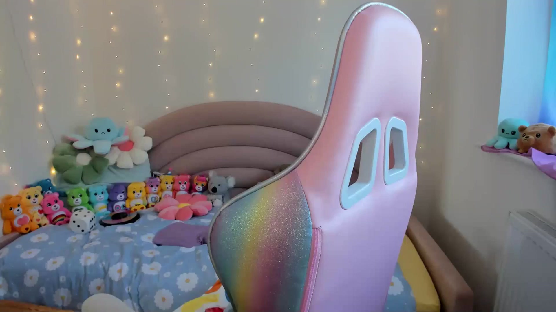 Gallery image thumbnail from JessieBear_'s myfreecams stream on, 09/17/2024, 15:57 image 10 of 20