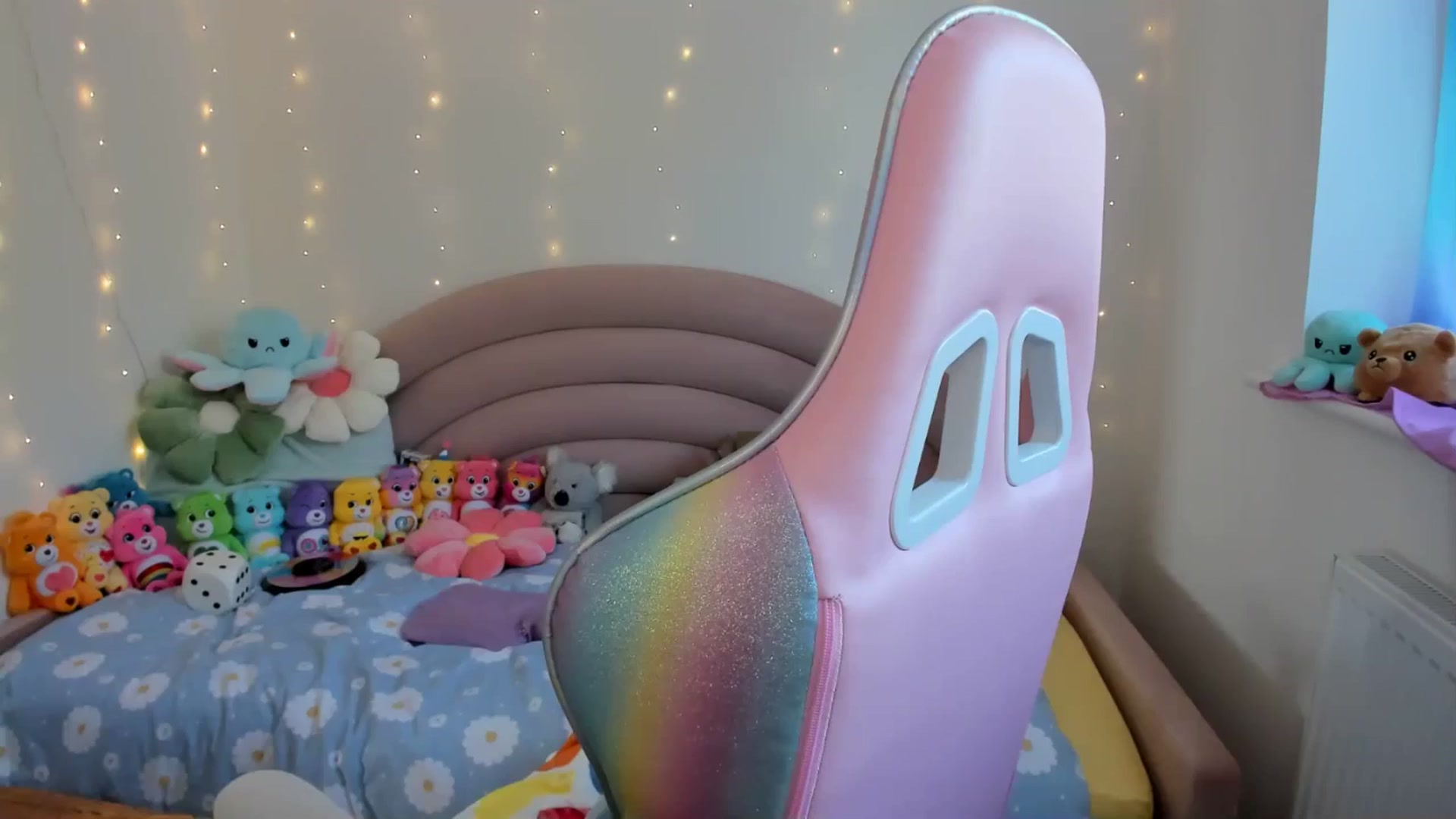 Gallery image thumbnail from JessieBear_'s myfreecams stream on, 09/17/2024, 15:57 image 9 of 20