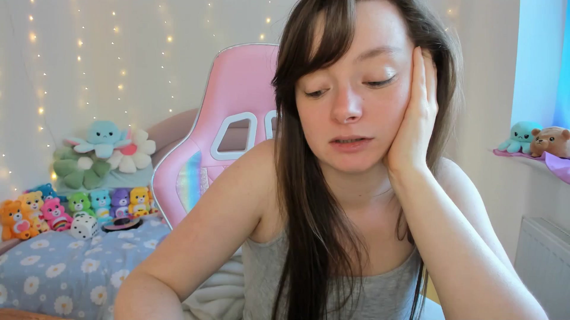 Gallery image thumbnail from JessieBear_'s myfreecams stream on, 09/17/2024, 17:09 image 3 of 20