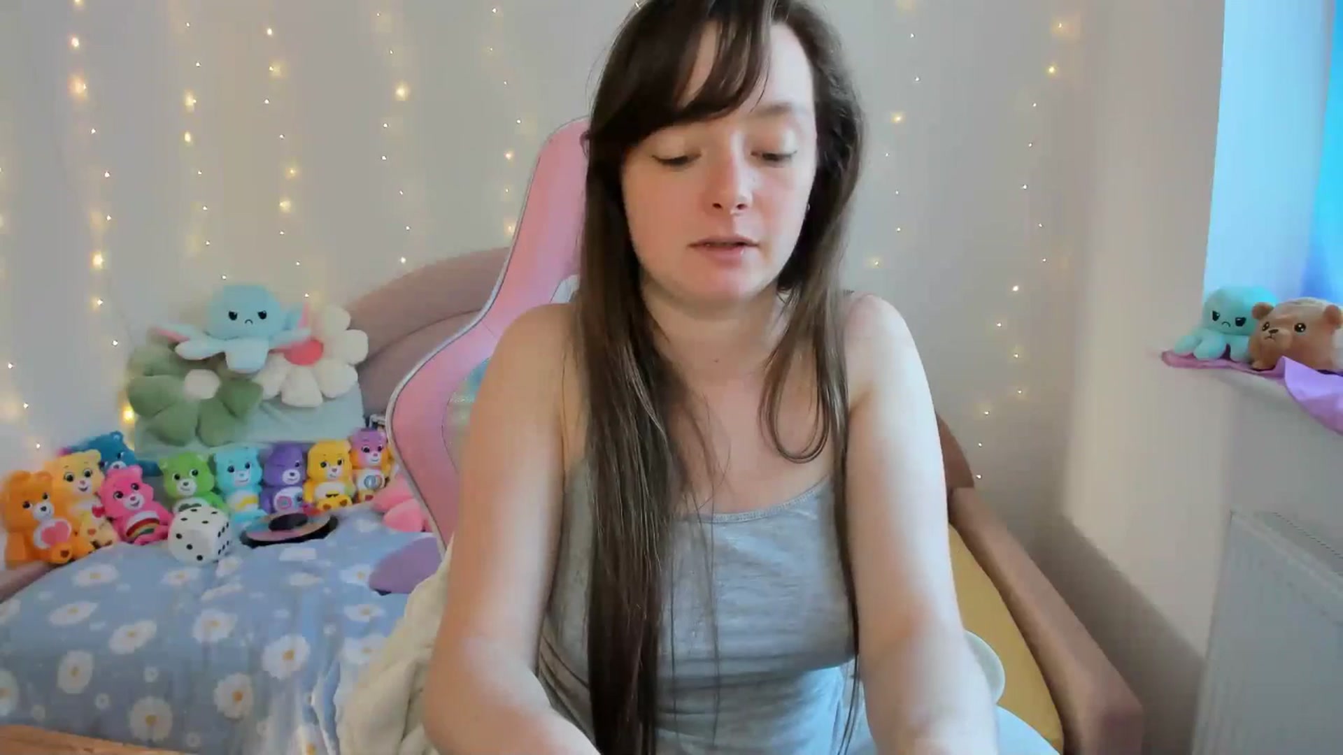 Gallery image thumbnail from JessieBear_'s myfreecams stream on, 09/17/2024, 17:09 image 8 of 20