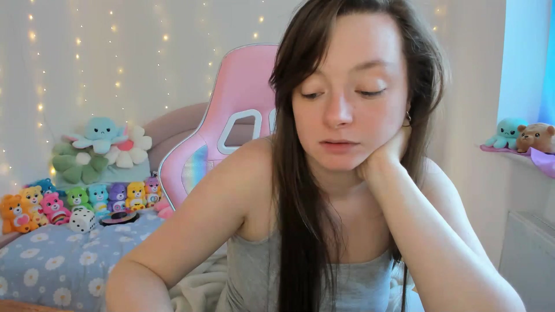 Gallery image thumbnail from JessieBear_'s myfreecams stream on, 09/17/2024, 17:09 image 14 of 20