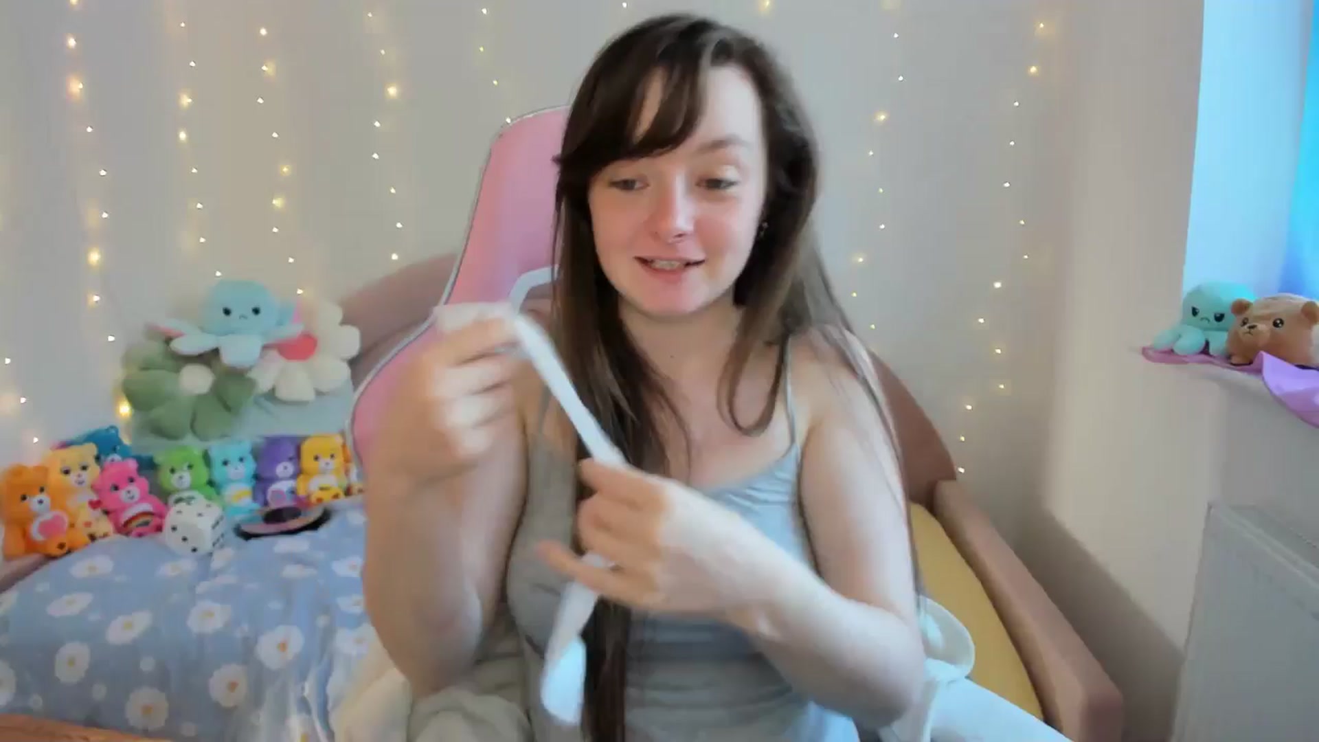 Gallery image thumbnail from JessieBear_'s myfreecams stream on, 09/17/2024, 17:09 image 2 of 20