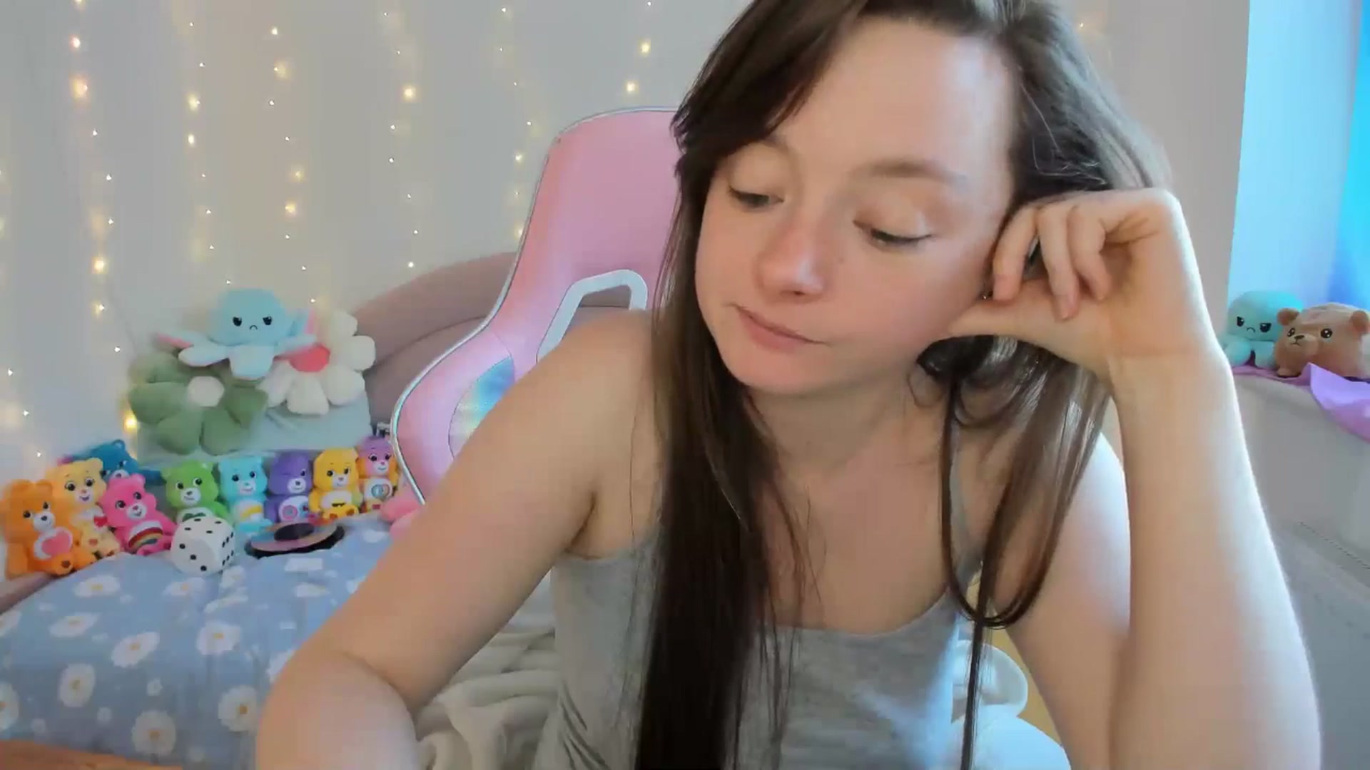Gallery image thumbnail from JessieBear_'s myfreecams stream on, 09/17/2024, 17:09 image 10 of 20