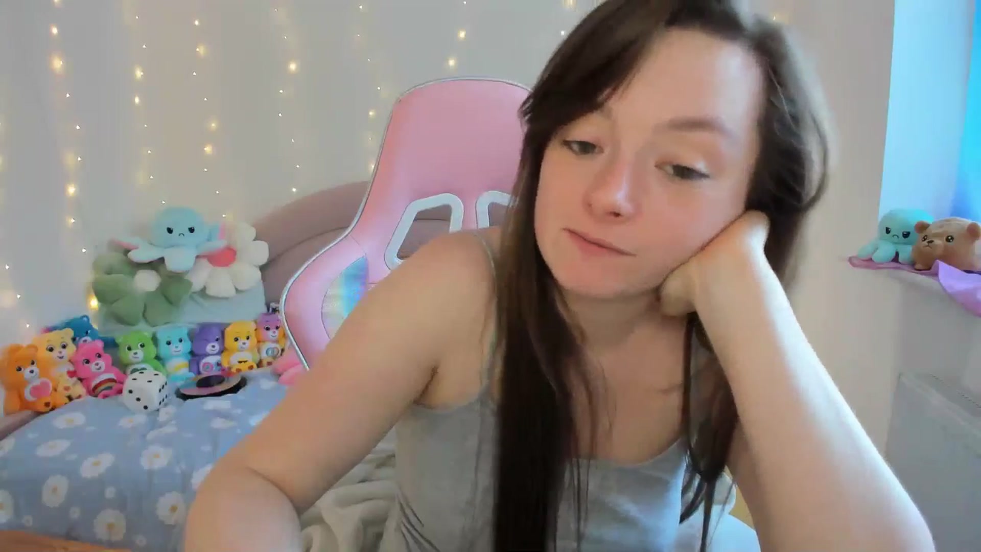 Gallery image thumbnail from JessieBear_'s myfreecams stream on, 09/17/2024, 17:09 image 12 of 20
