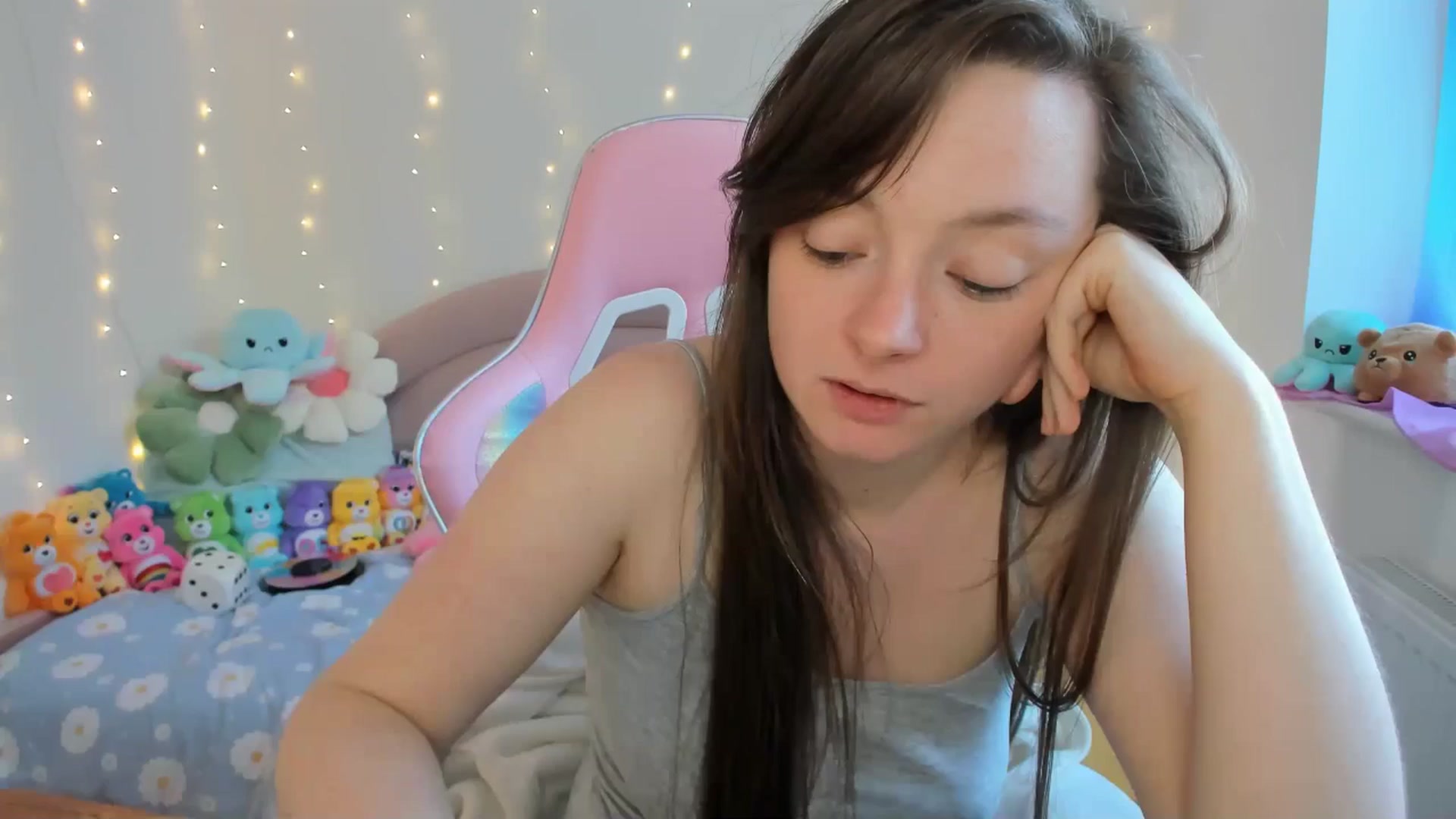 Gallery image thumbnail from JessieBear_'s myfreecams stream on, 09/17/2024, 17:09 image 15 of 20