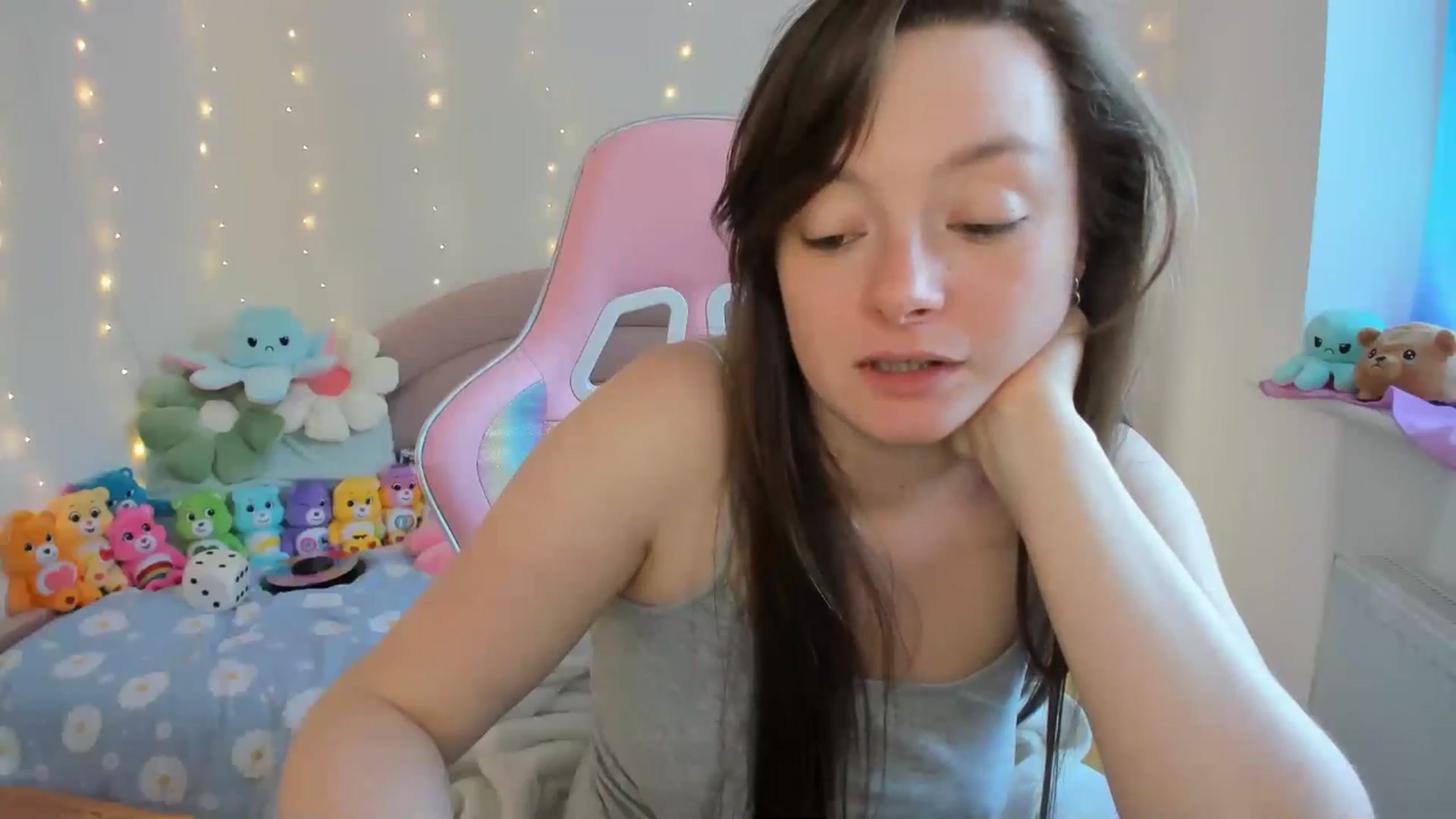 Gallery image thumbnail from JessieBear_'s myfreecams stream on, 09/17/2024, 17:09 image 11 of 20