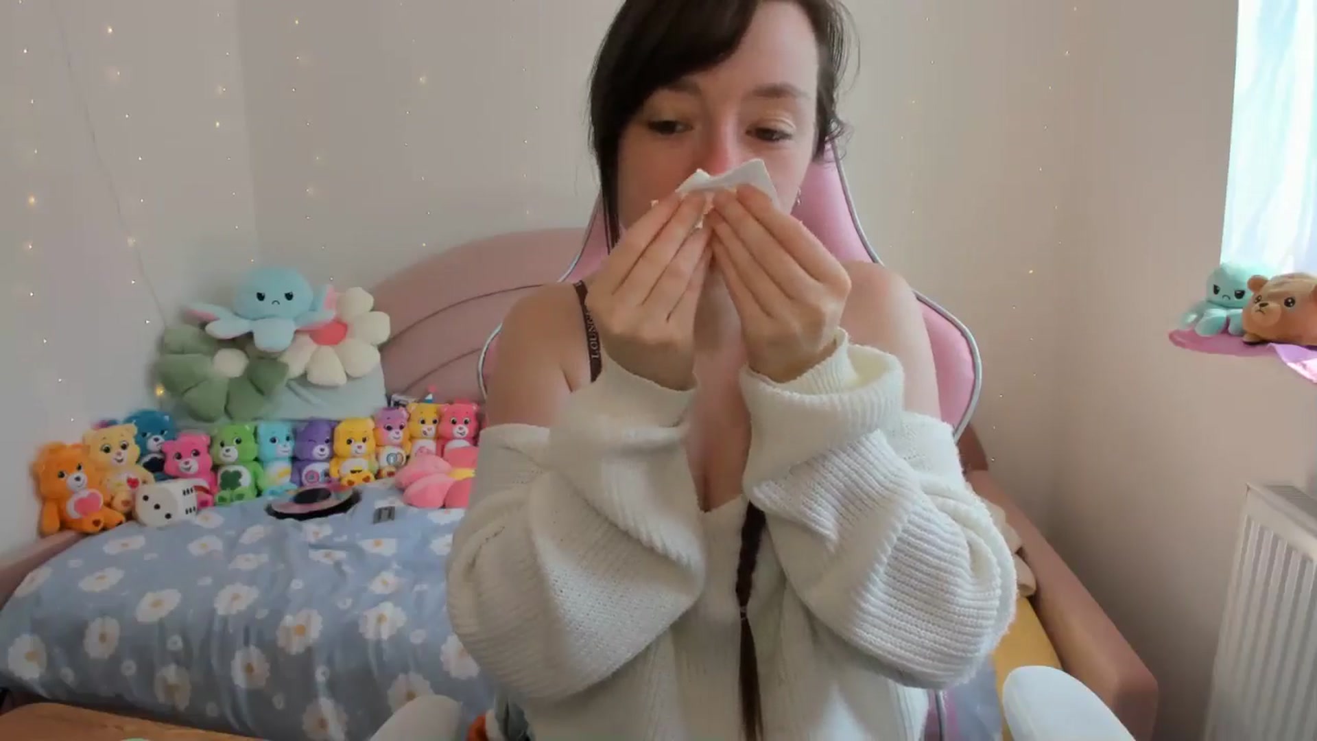 Gallery image thumbnail from JessieBear_'s myfreecams stream on, 09/19/2024, 11:52 image 7 of 20