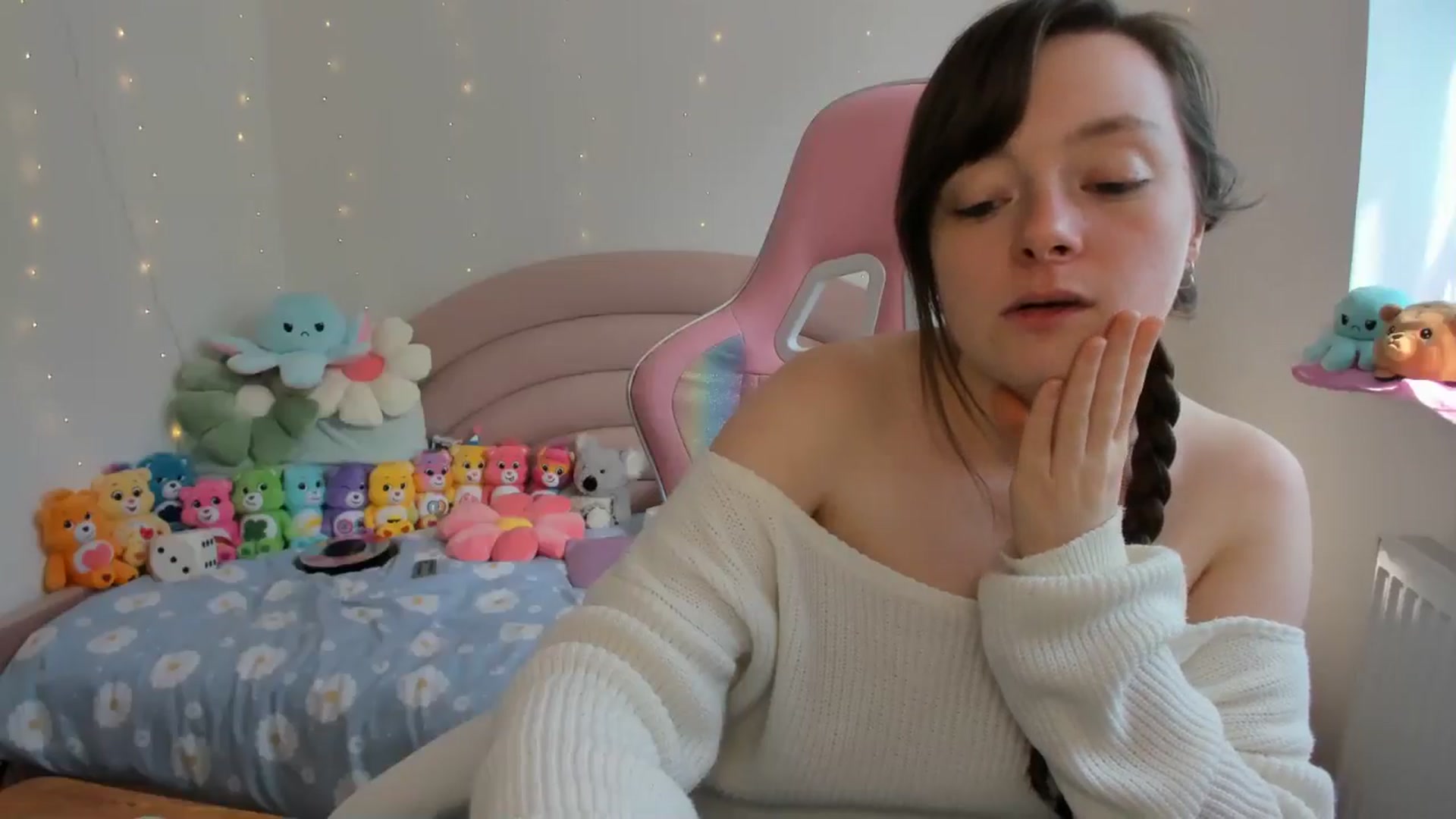 Gallery image thumbnail from JessieBear_'s myfreecams stream on, 09/19/2024, 11:52 image 20 of 20